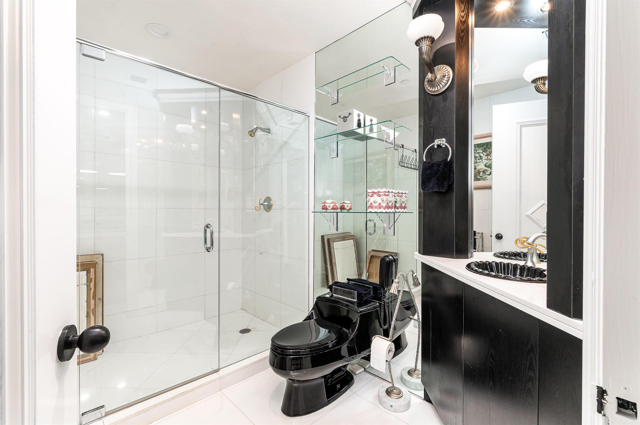 550 SE 5th Avenue 203s