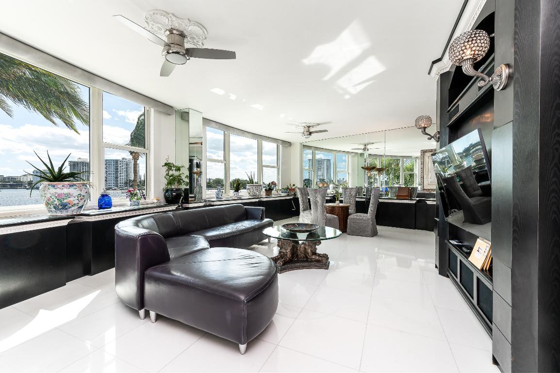 550 SE 5th Avenue 203s