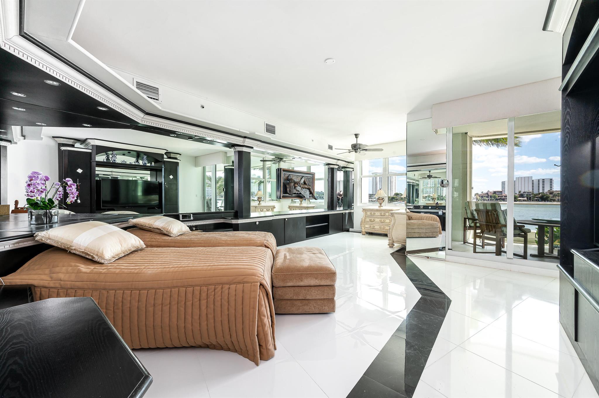 550 SE 5th Avenue 203s