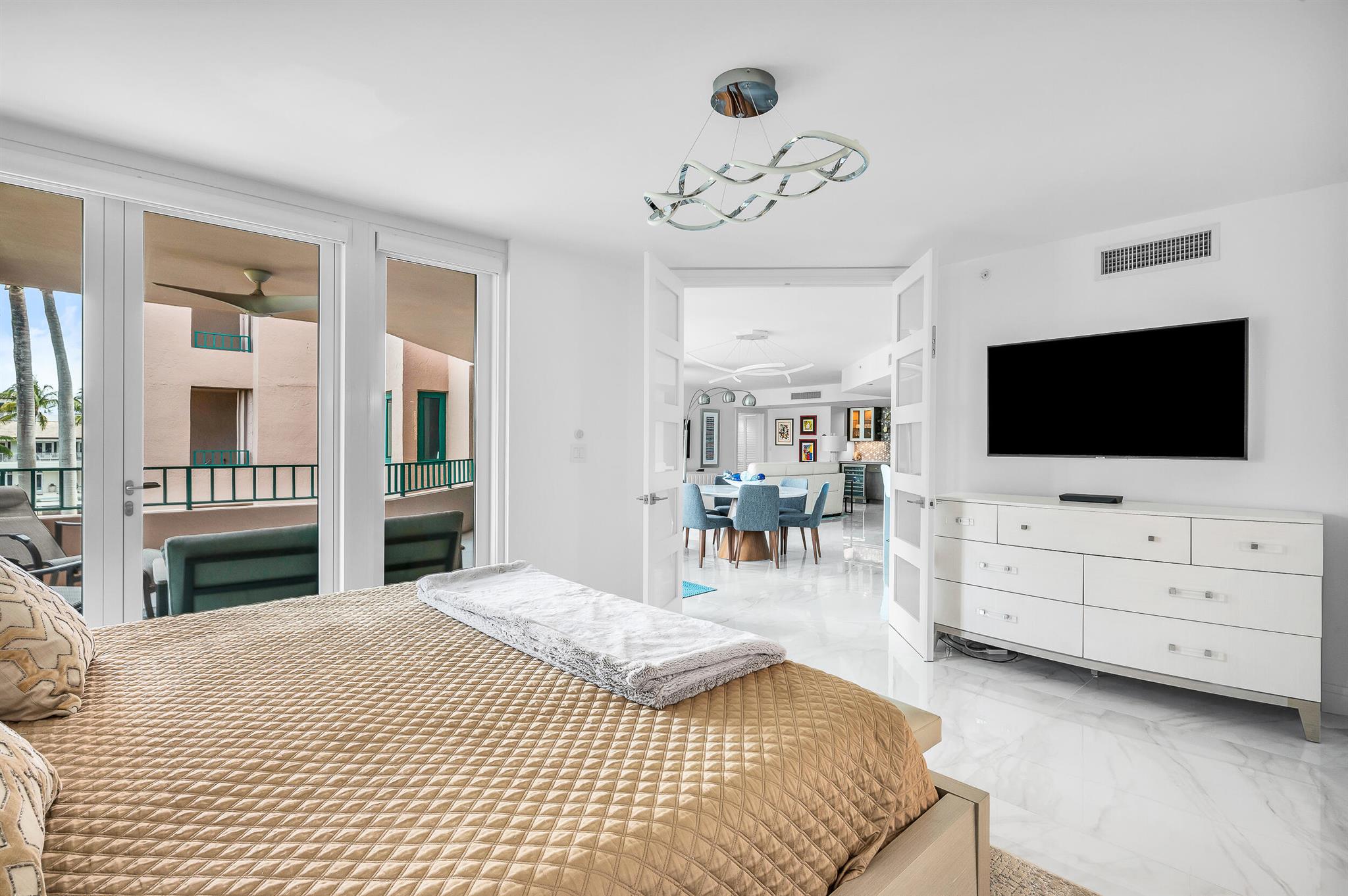100 SE 5th Avenue 302