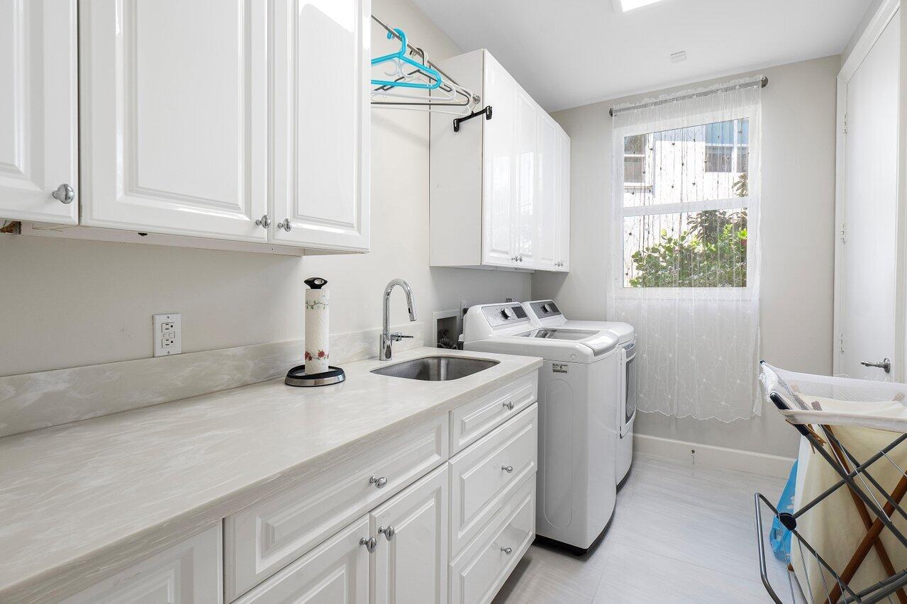 4120 NW Briarcliff Circle