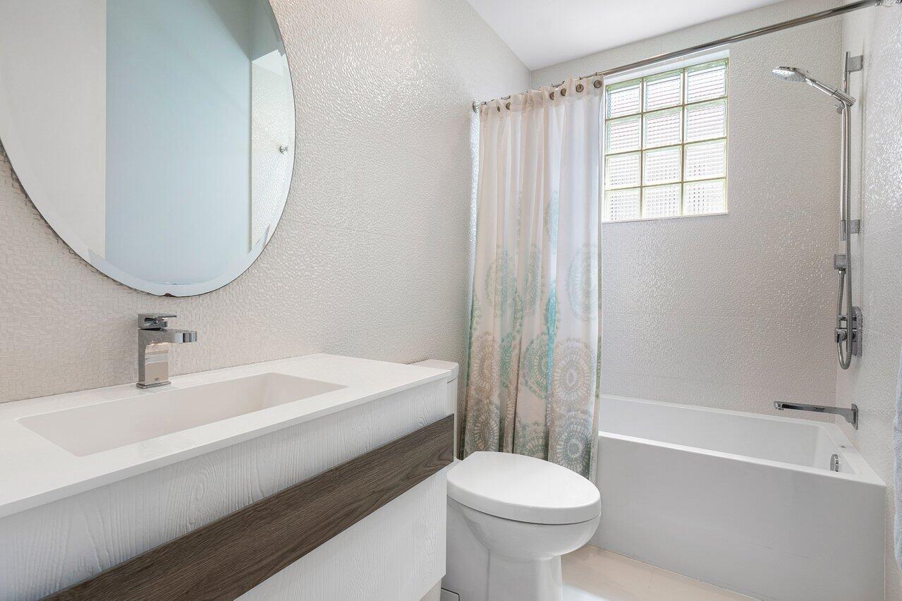 4120 NW Briarcliff Circle