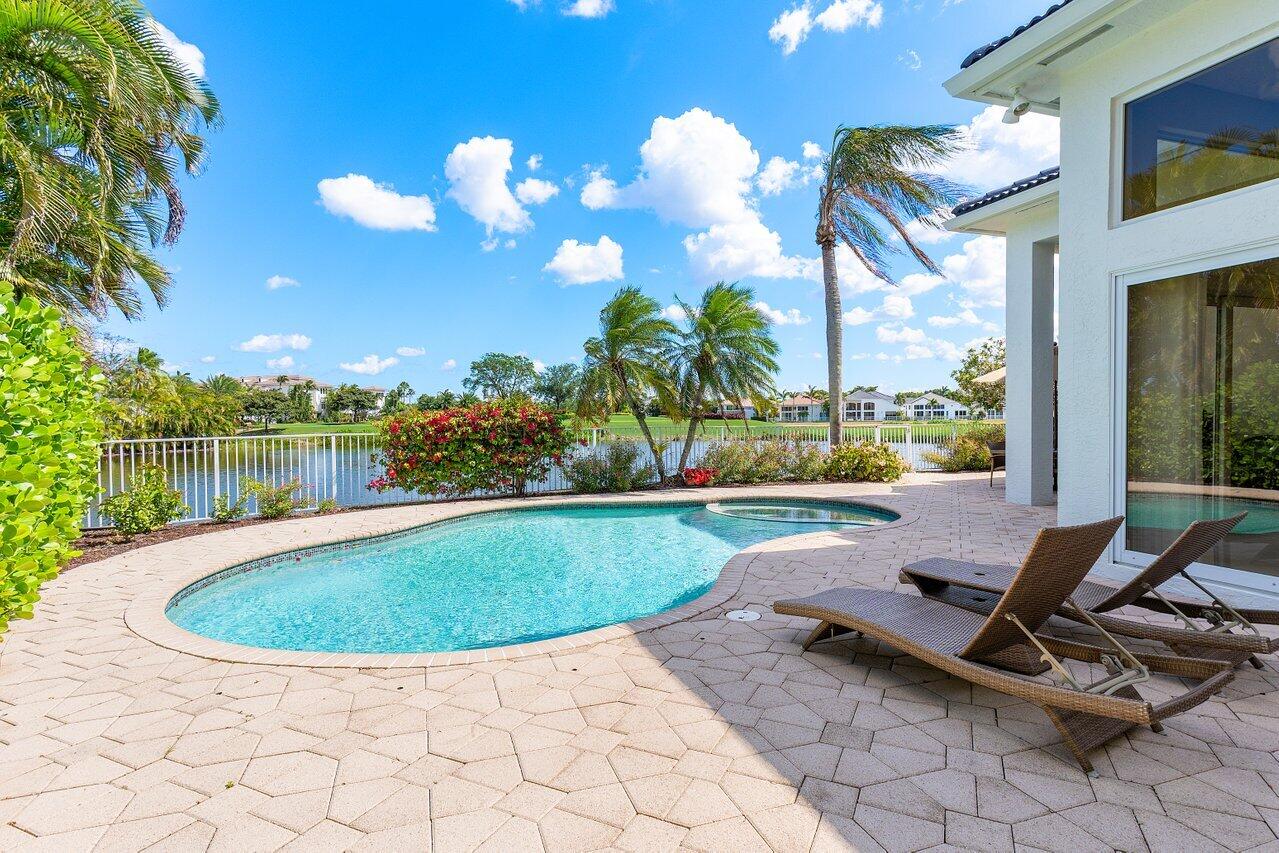 4120 NW Briarcliff Circle