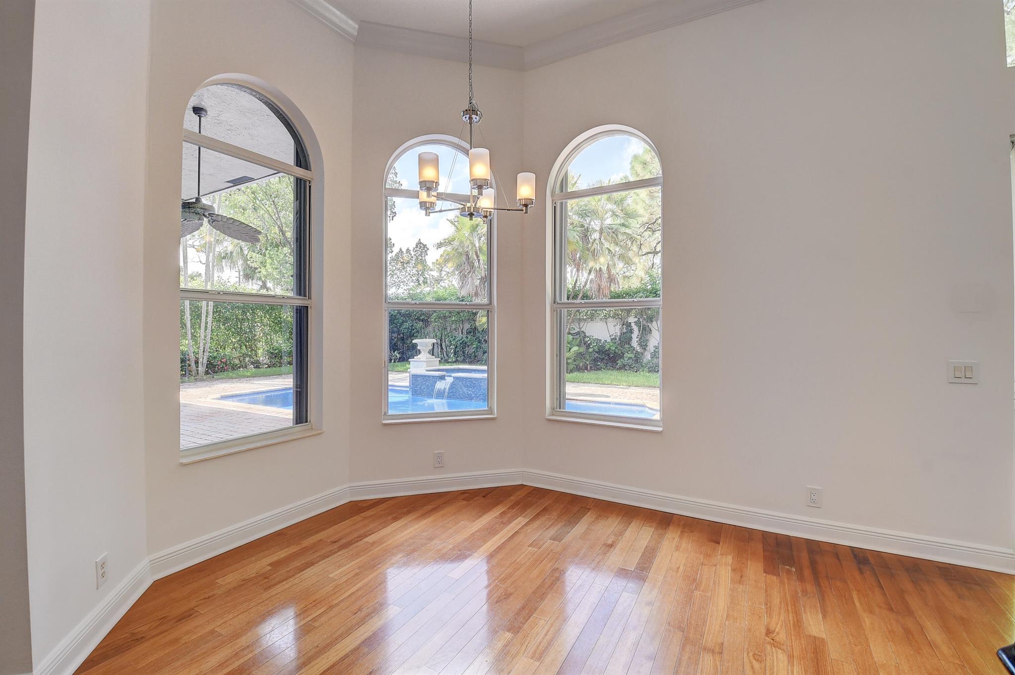 6711 Royal Orchid Circle