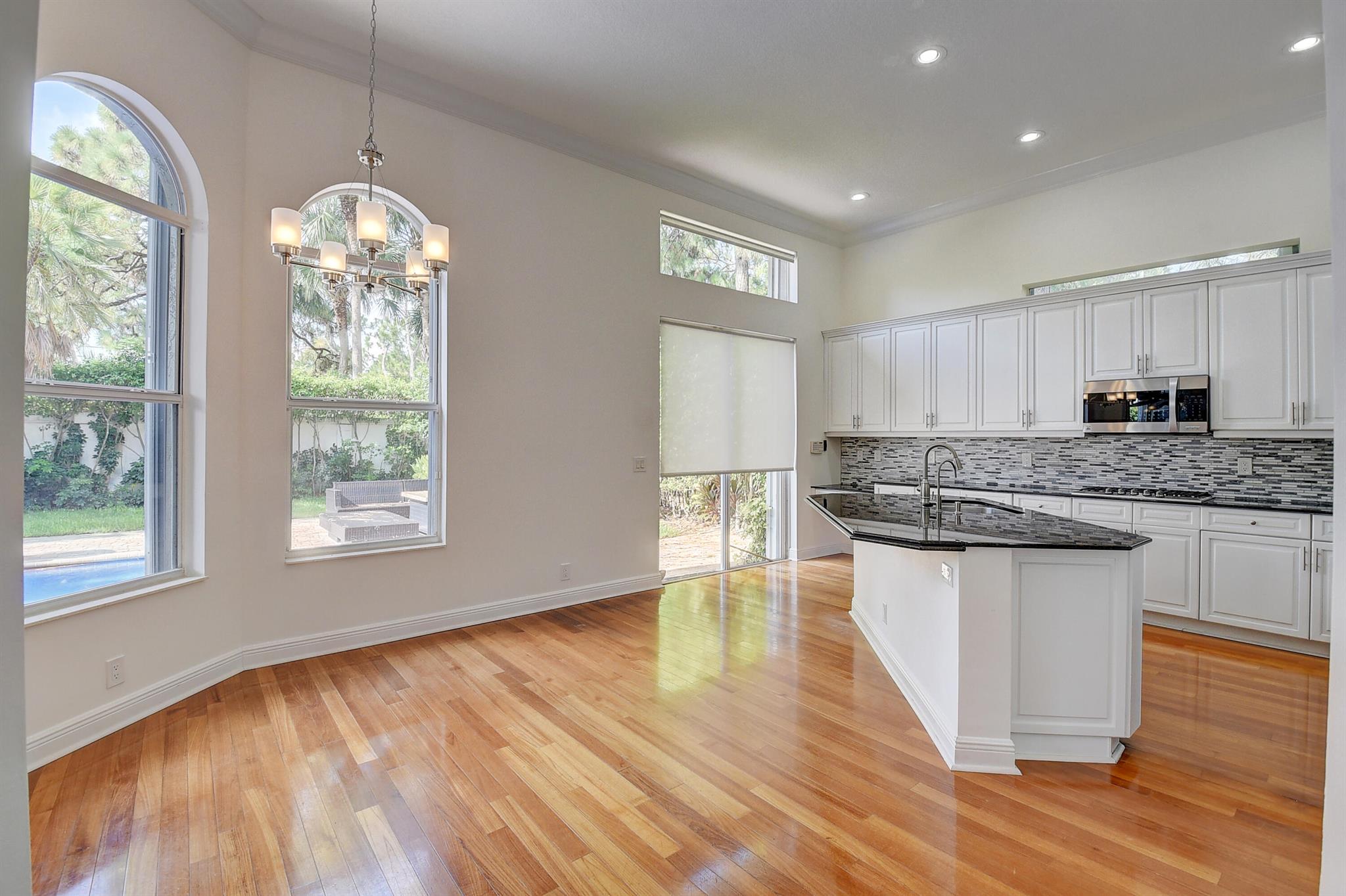 6711 Royal Orchid Circle