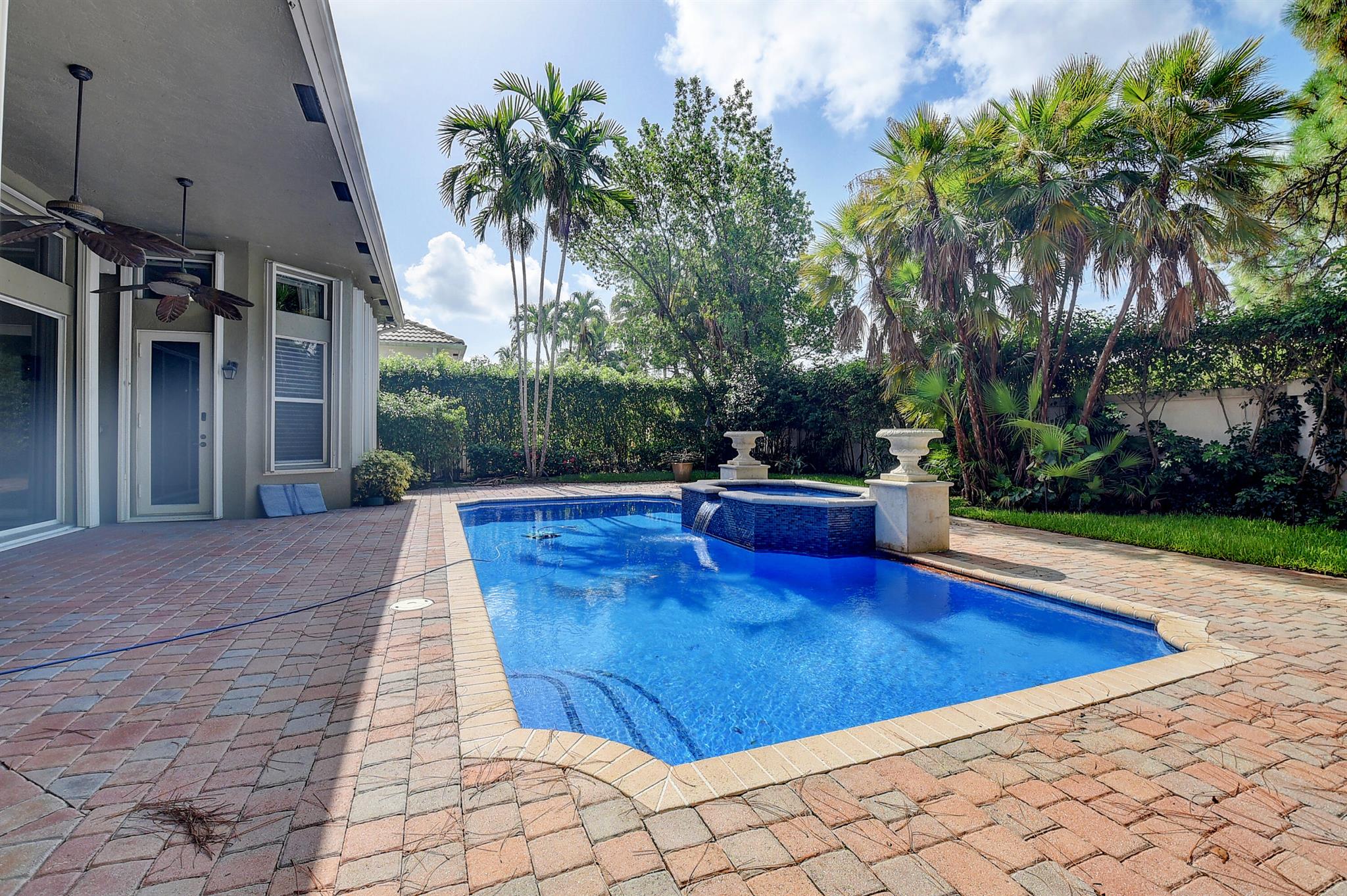 6711 Royal Orchid Circle