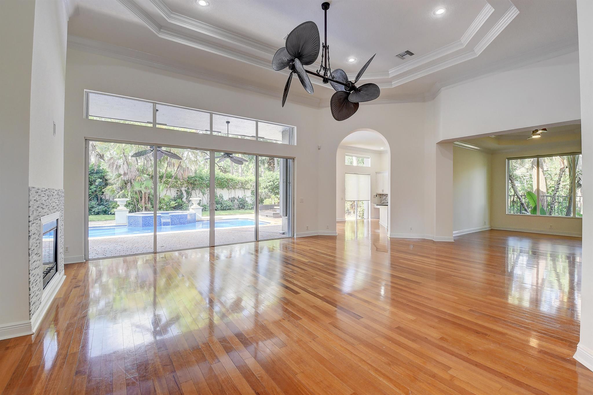 6711 Royal Orchid Circle