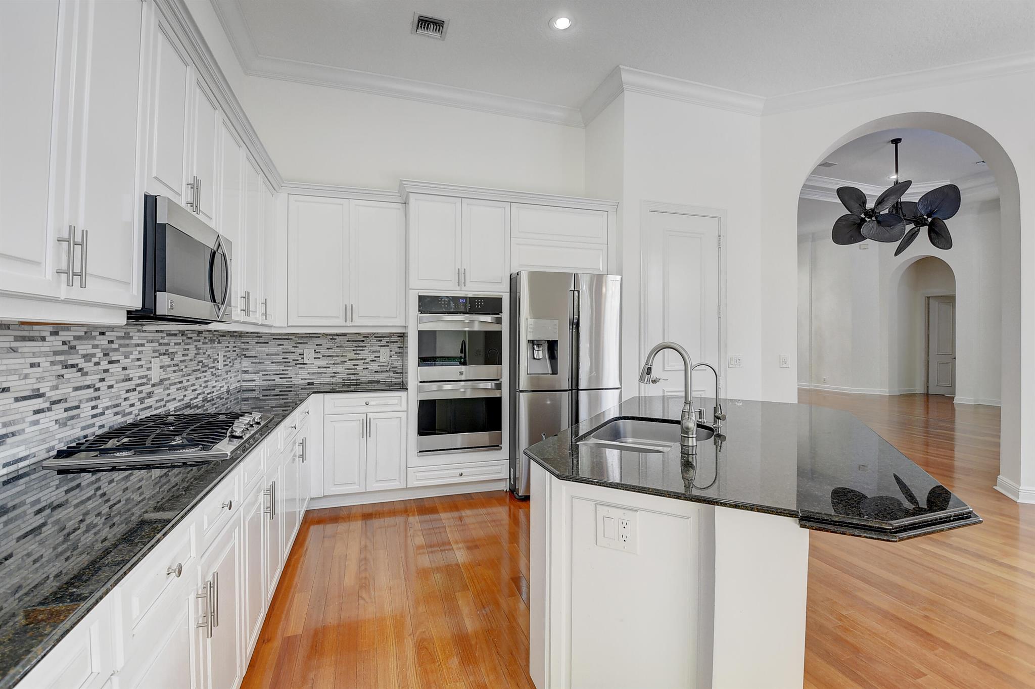 6711 Royal Orchid Circle