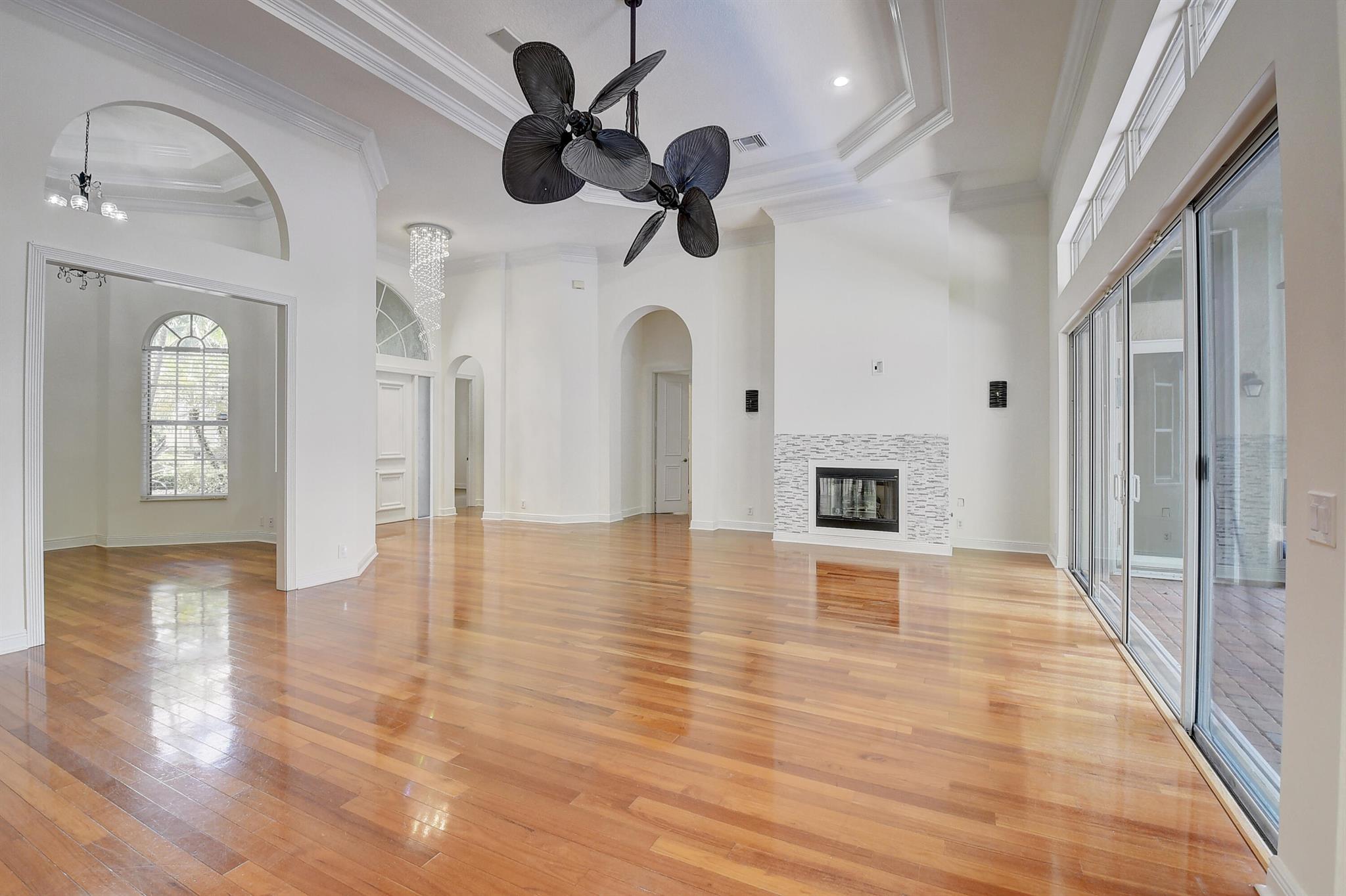 6711 Royal Orchid Circle