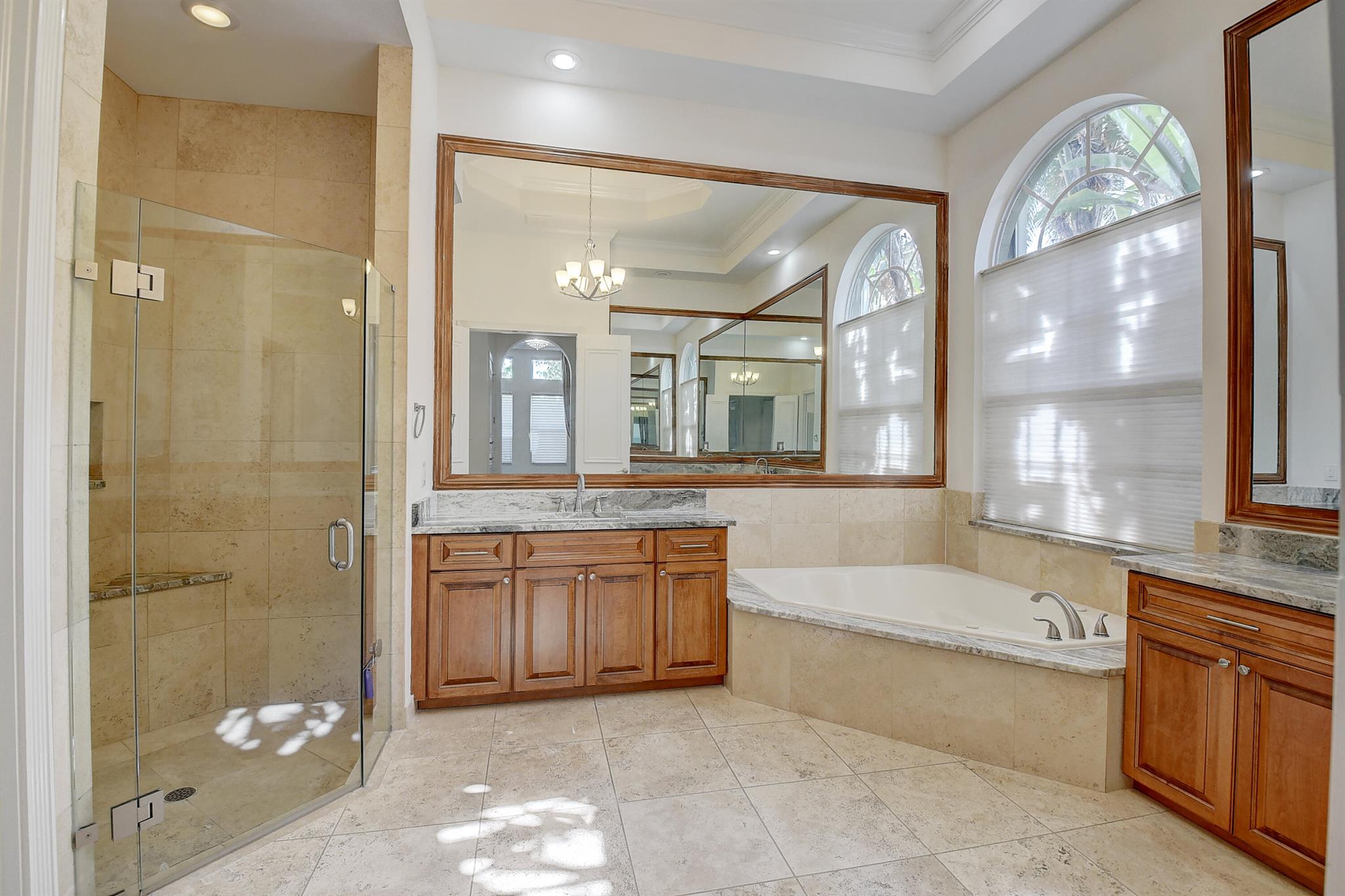 6711 Royal Orchid Circle