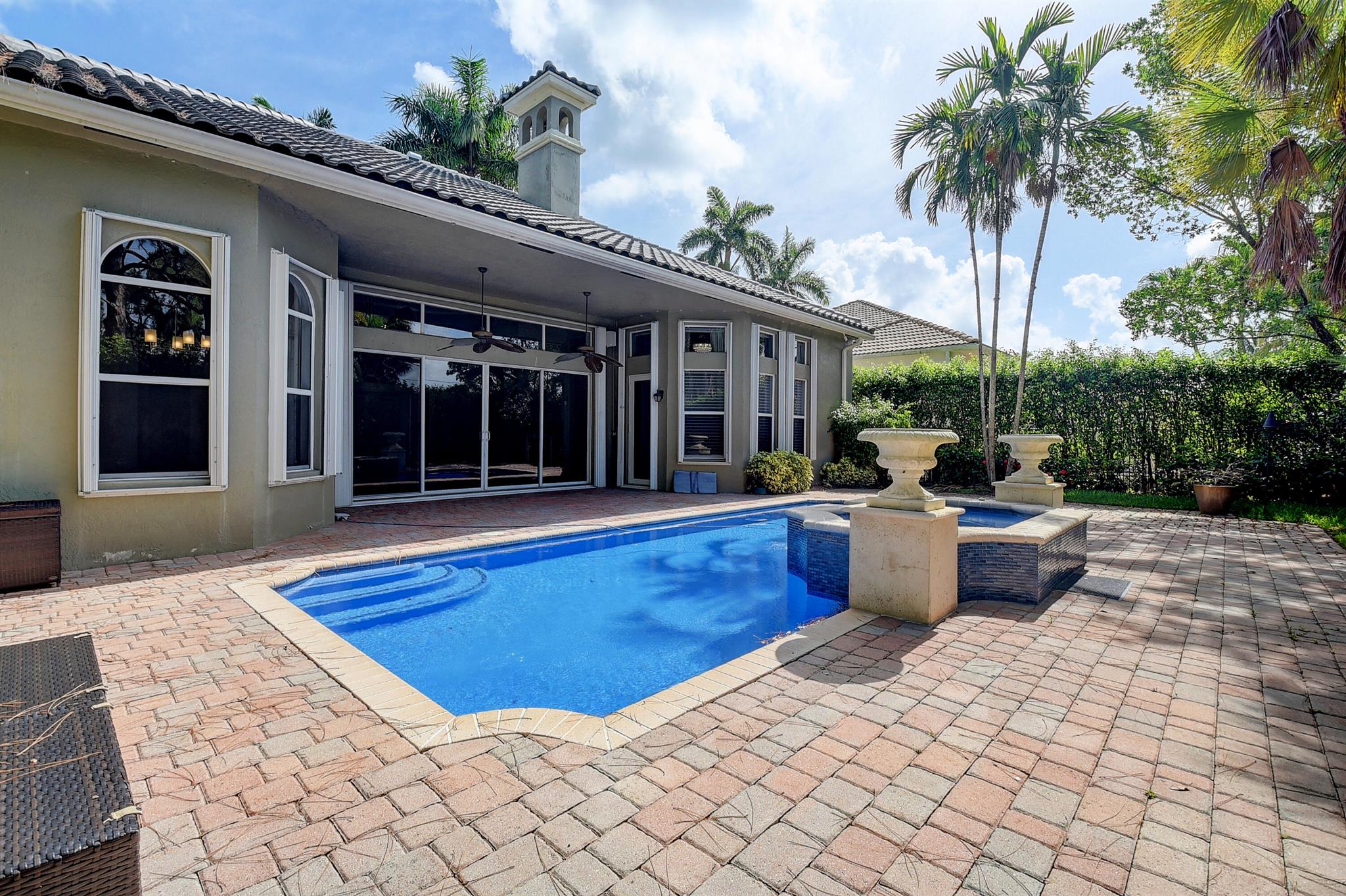 6711 Royal Orchid Circle