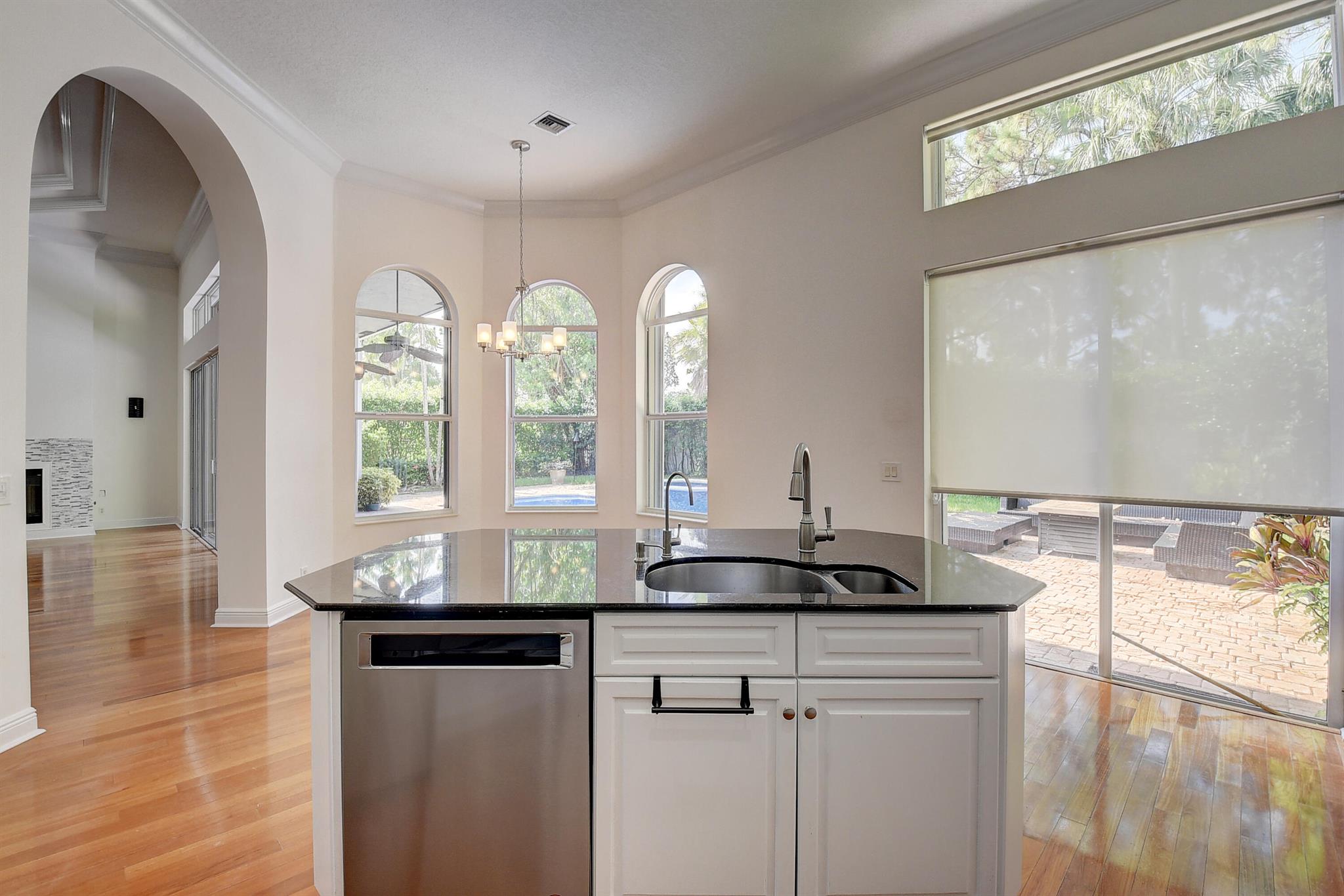 6711 Royal Orchid Circle