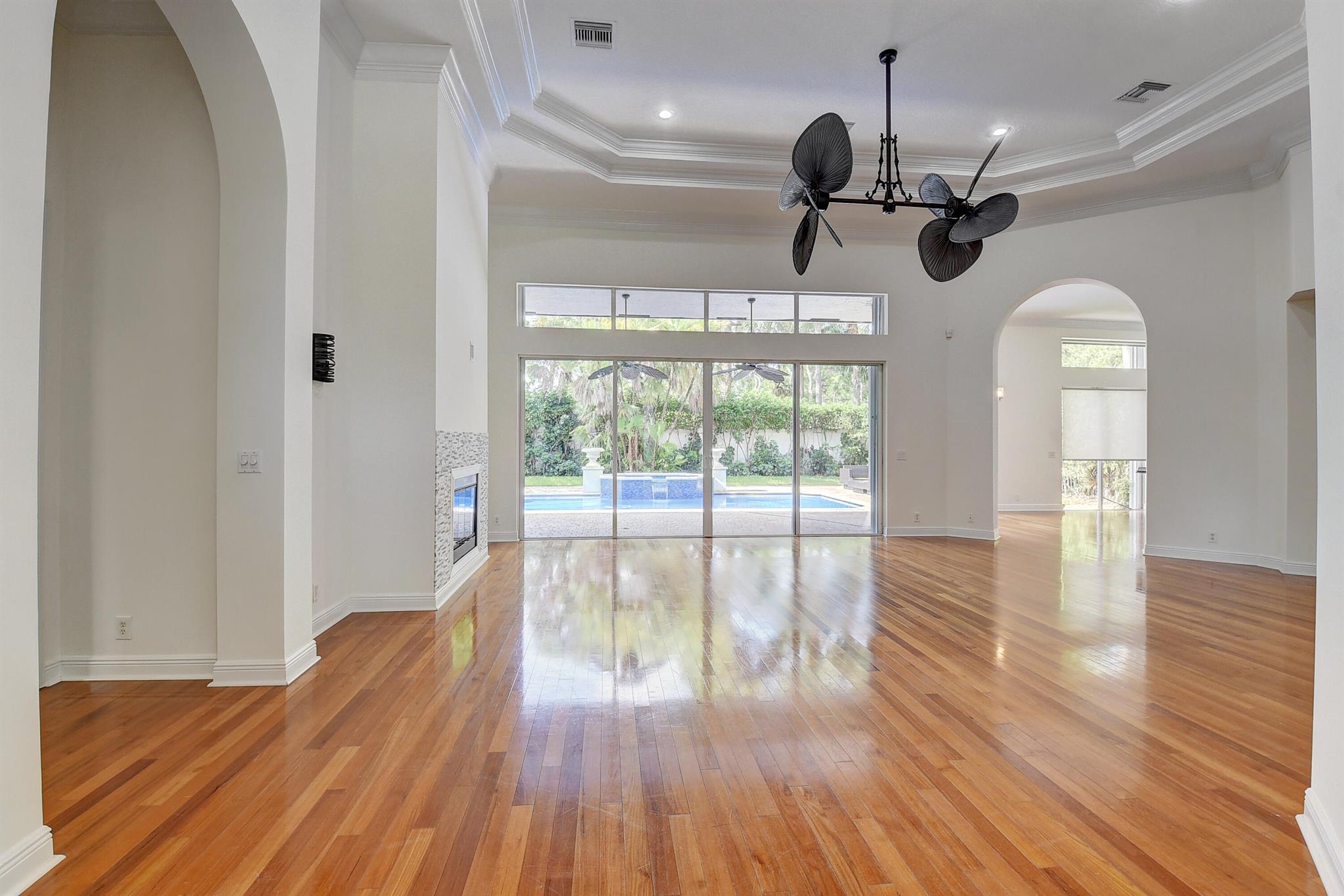 6711 Royal Orchid Circle