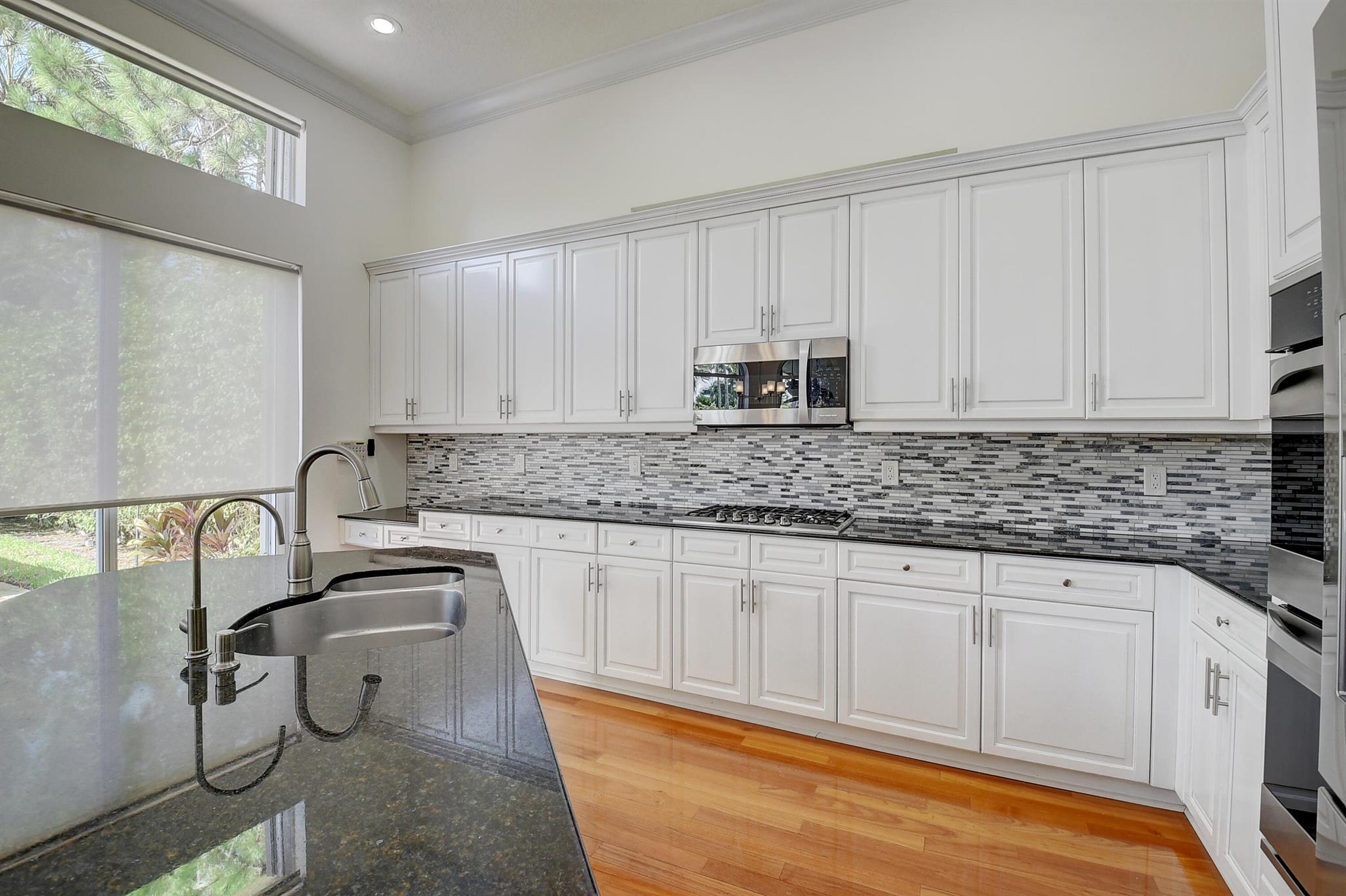 6711 Royal Orchid Circle