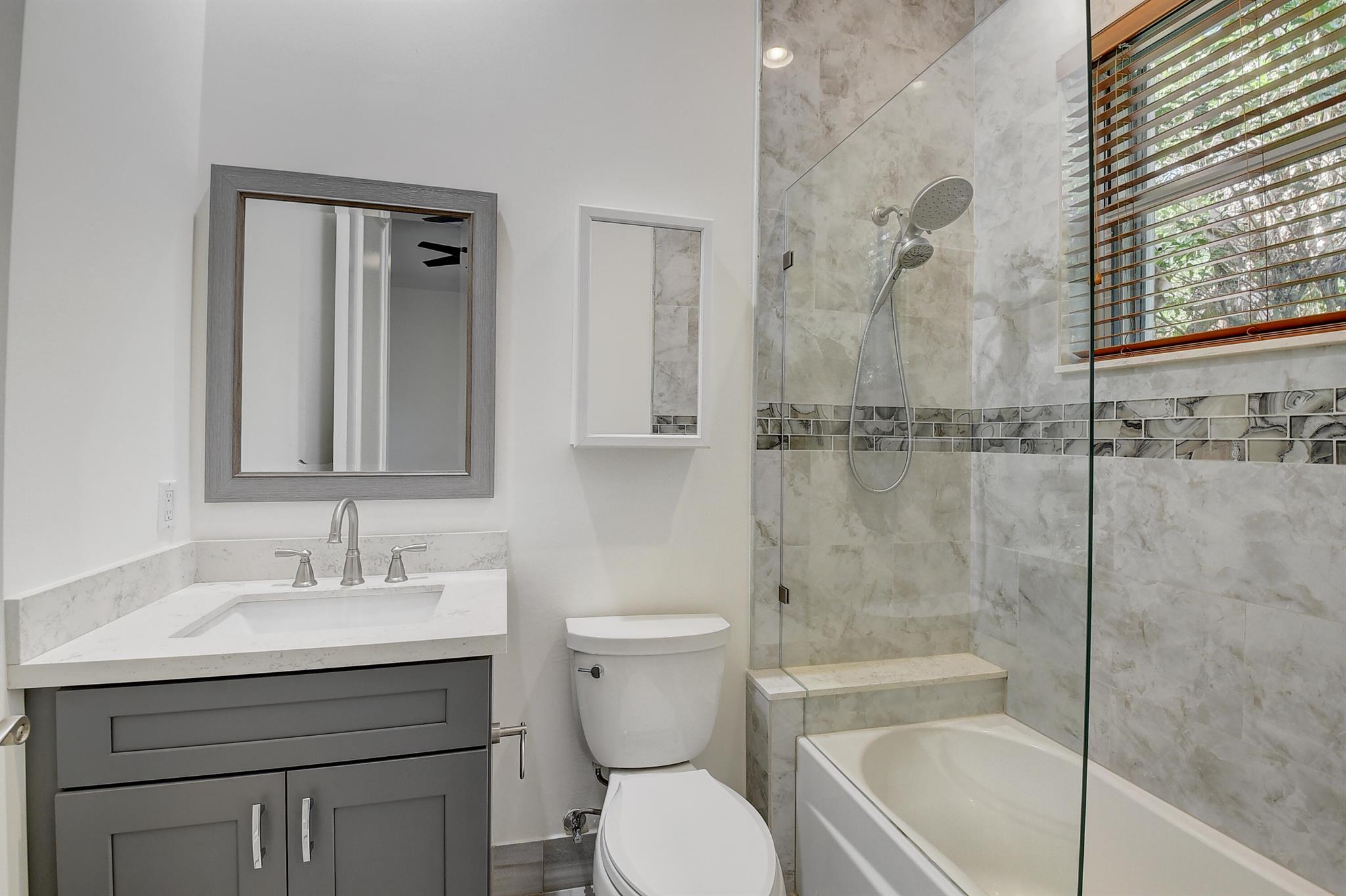 6711 Royal Orchid Circle