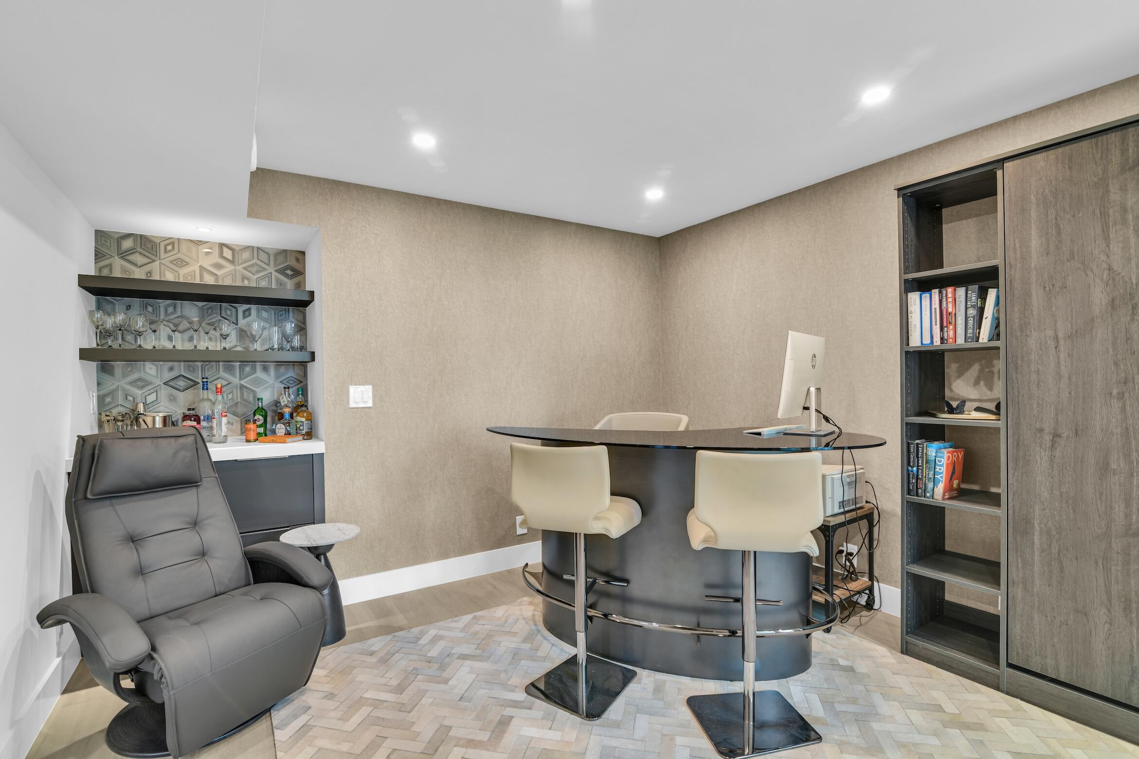 100 SE 5th Avenue 106