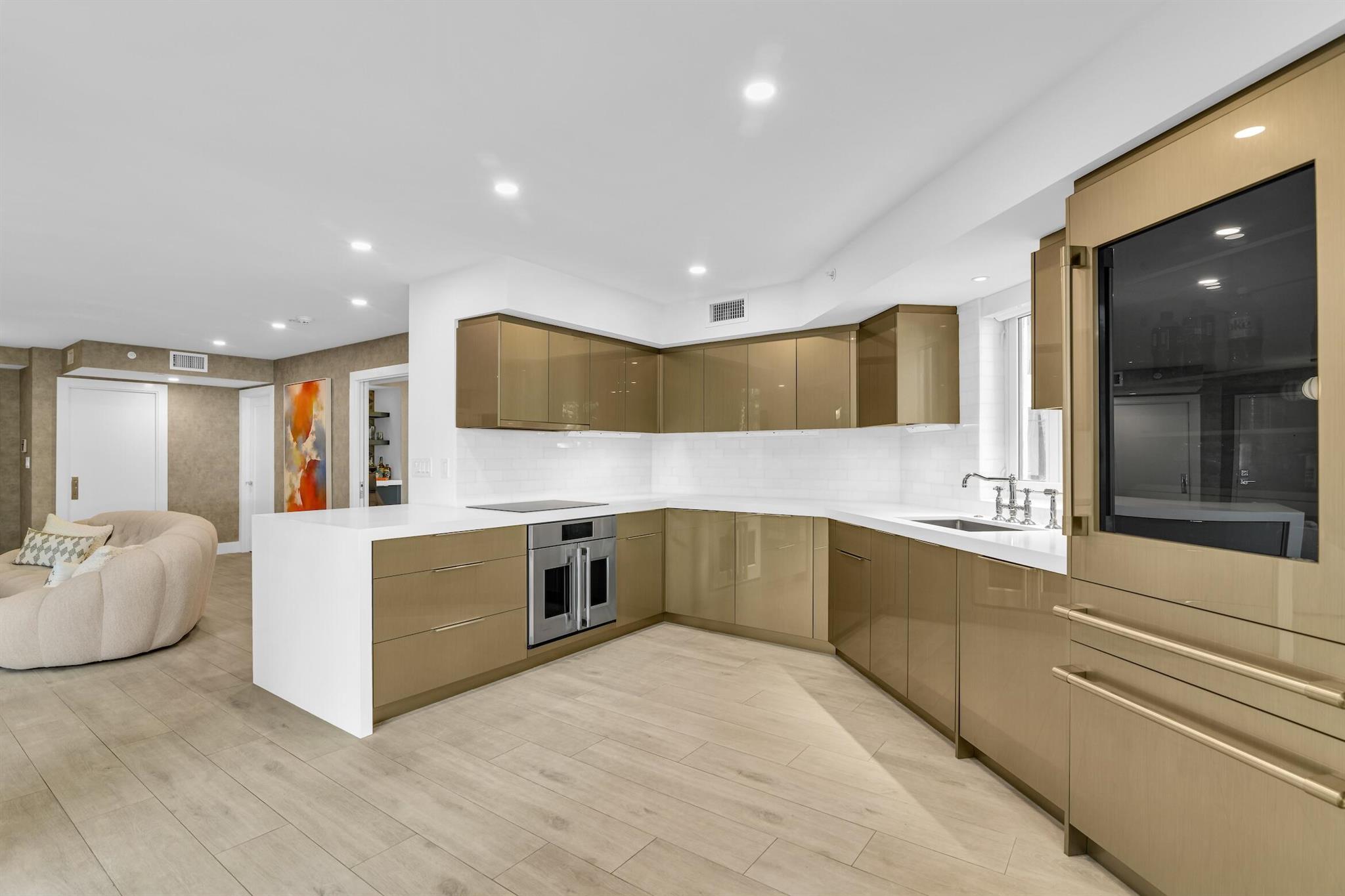 100 SE 5th Avenue 106