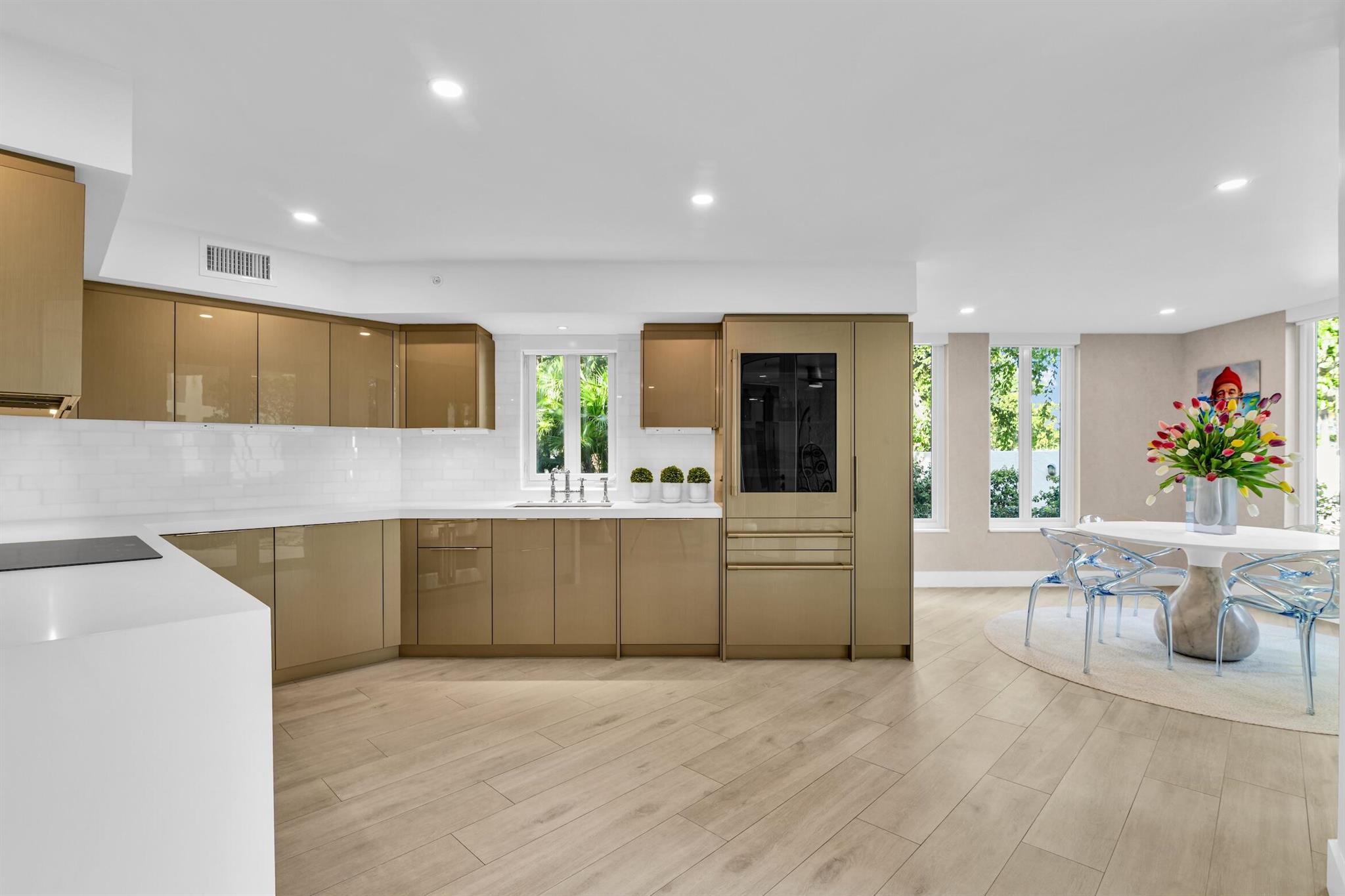 100 SE 5th Avenue 106