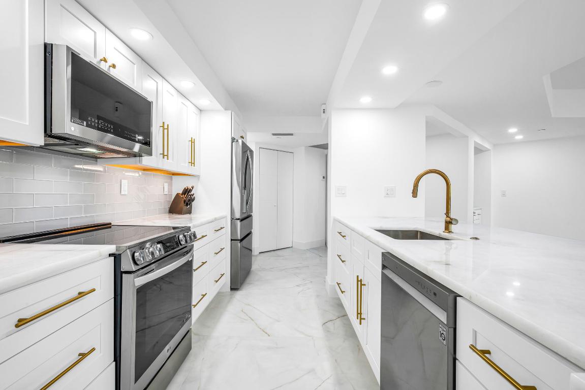 100 SE 5th Avenue 304