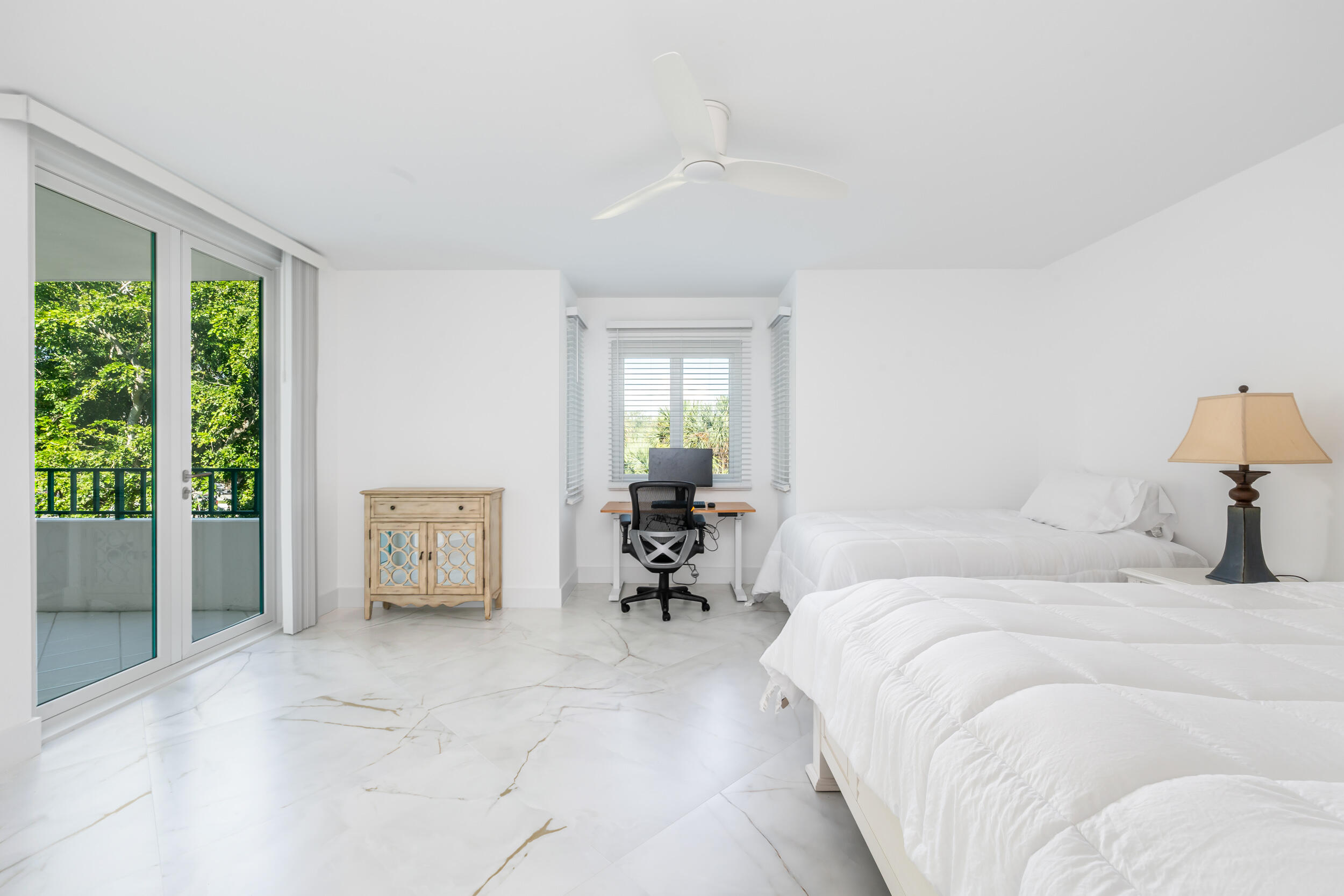 100 SE 5th Avenue 304