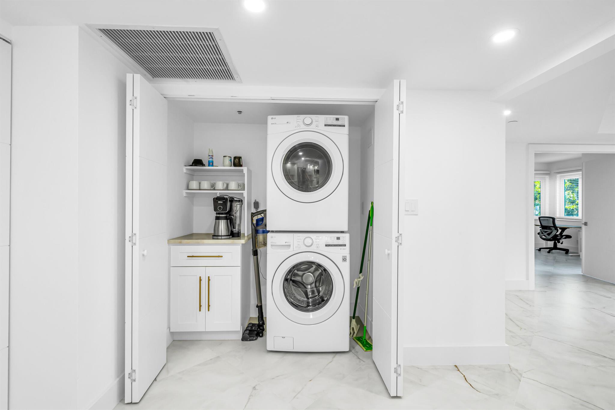 100 SE 5th Avenue 304