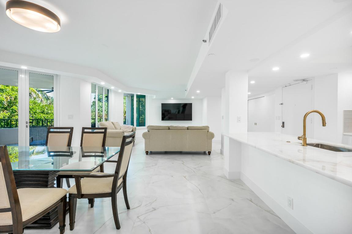 100 SE 5th Avenue 304