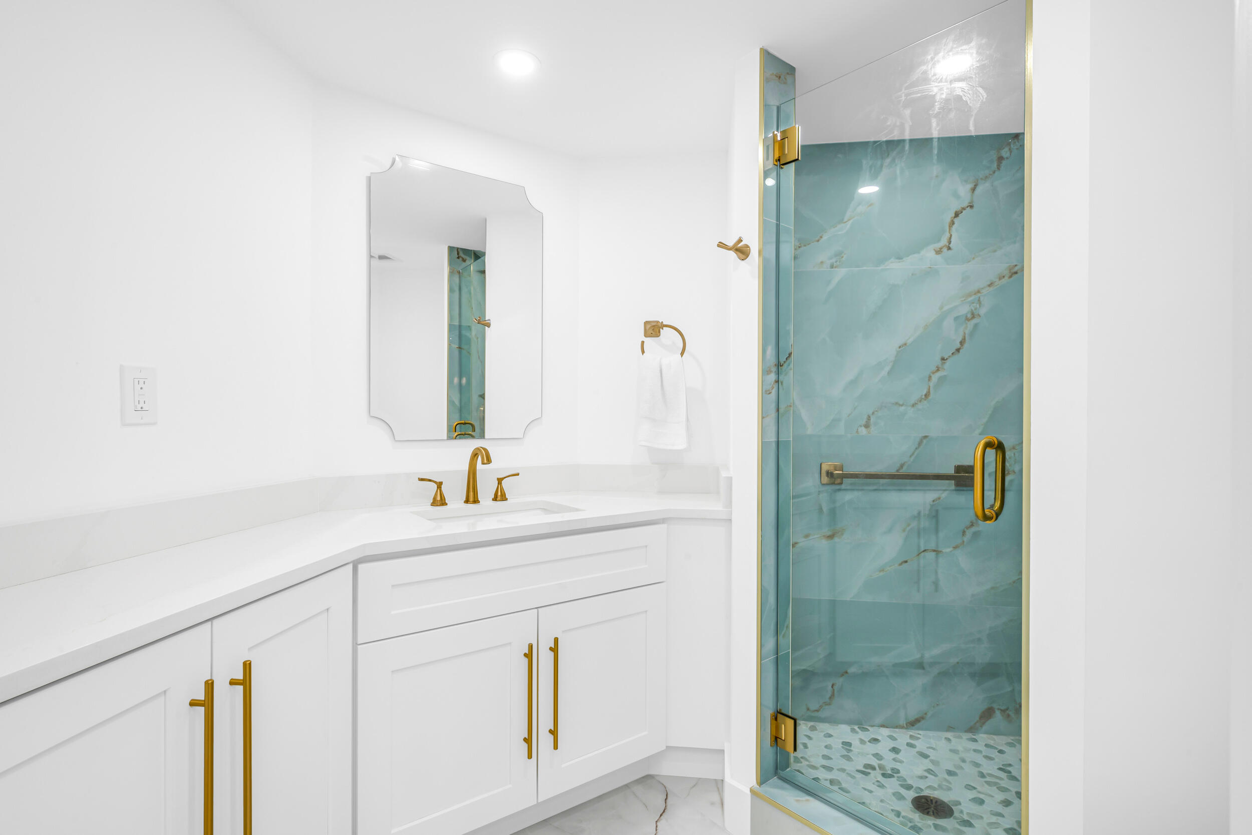 100 SE 5th Avenue 304