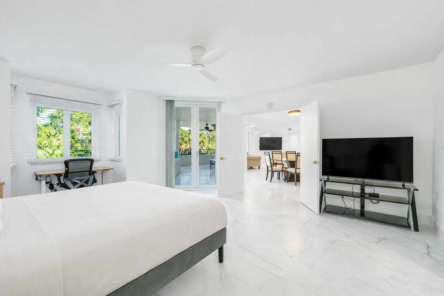 100 SE 5th Avenue 304