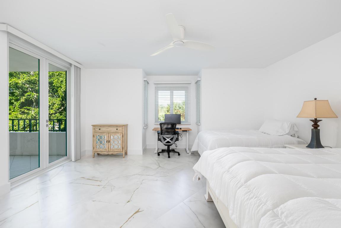 100 SE 5th Avenue 304