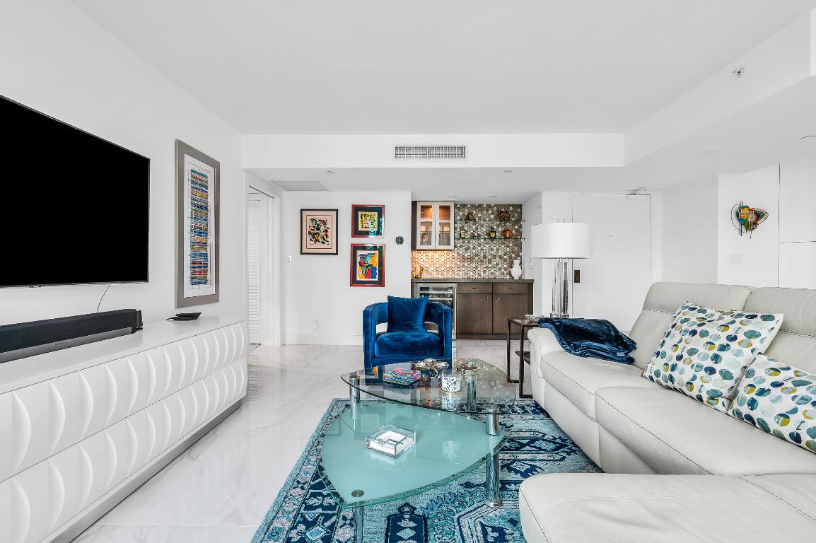 100 SE 5th Avenue 302