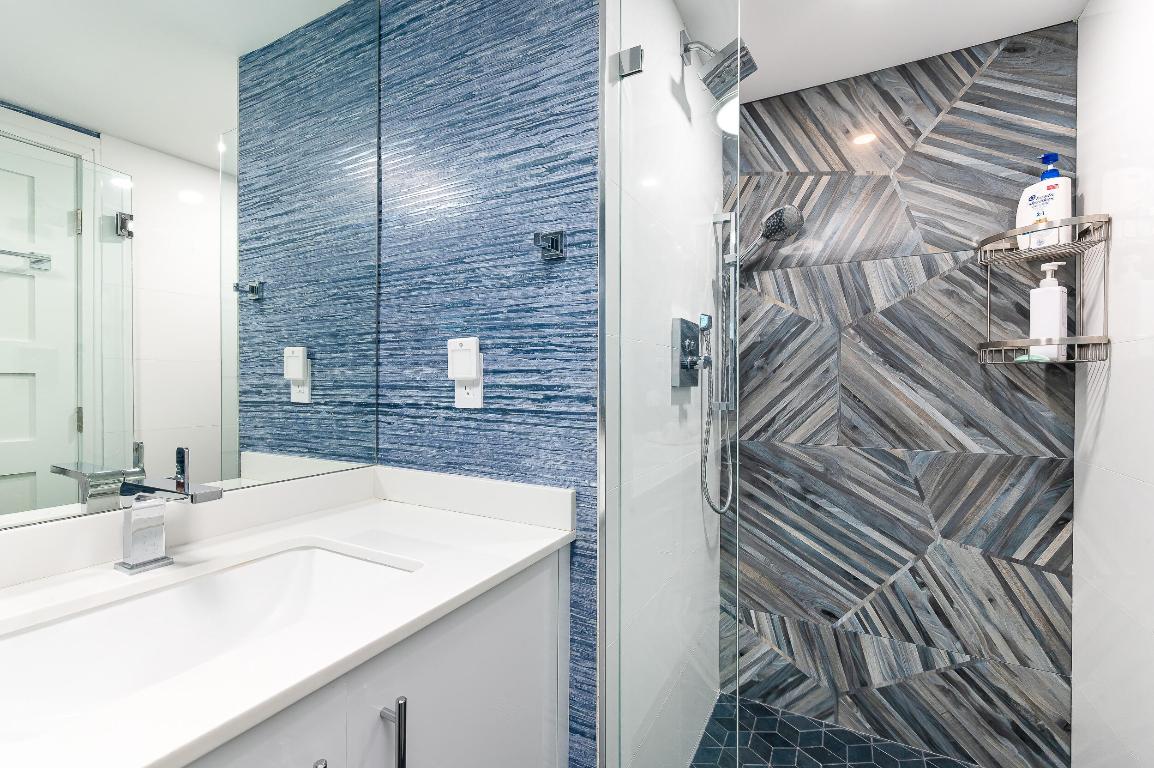 100 SE 5th Avenue 302