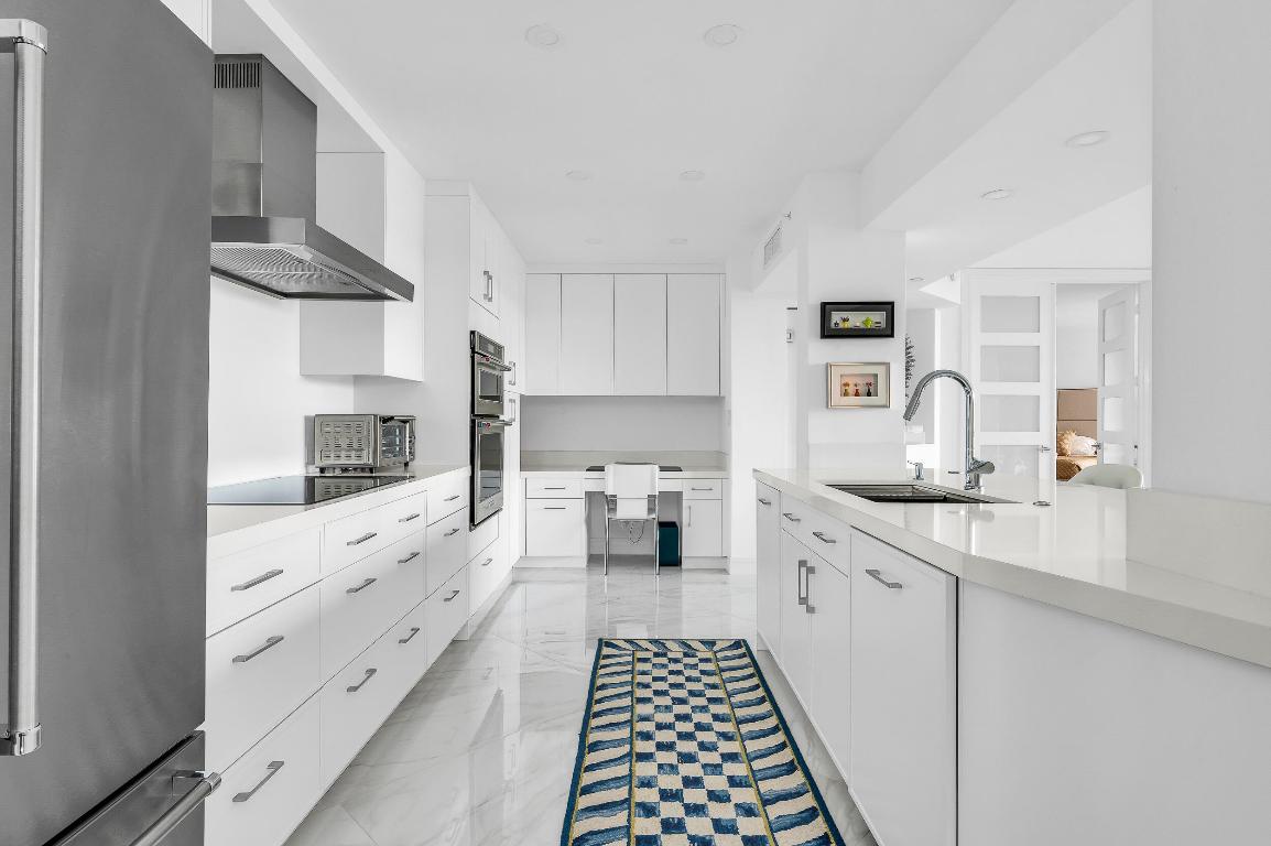 100 SE 5th Avenue 302