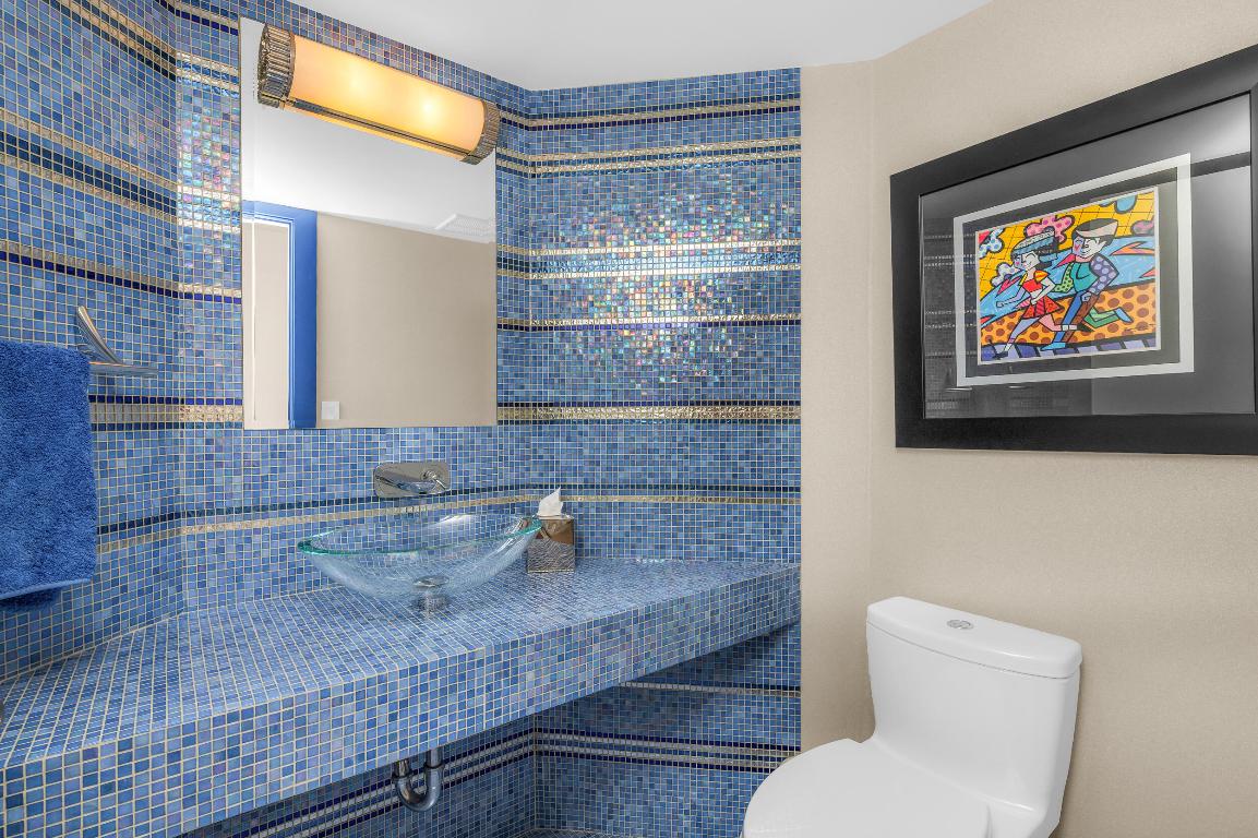 300 SE 5th Avenue 8140