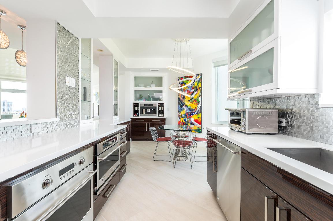 300 SE 5th Avenue 8140