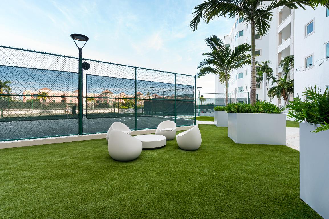 300 SE 5th Avenue 8140