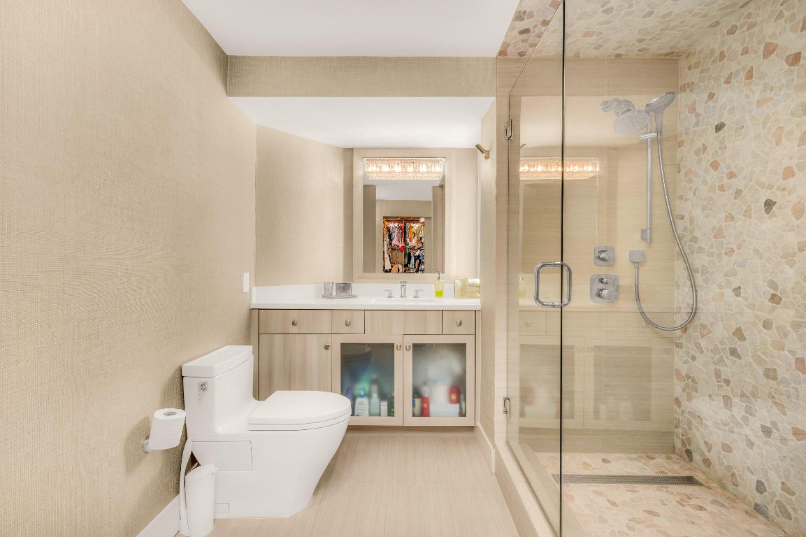 300 SE 5th Avenue 8140