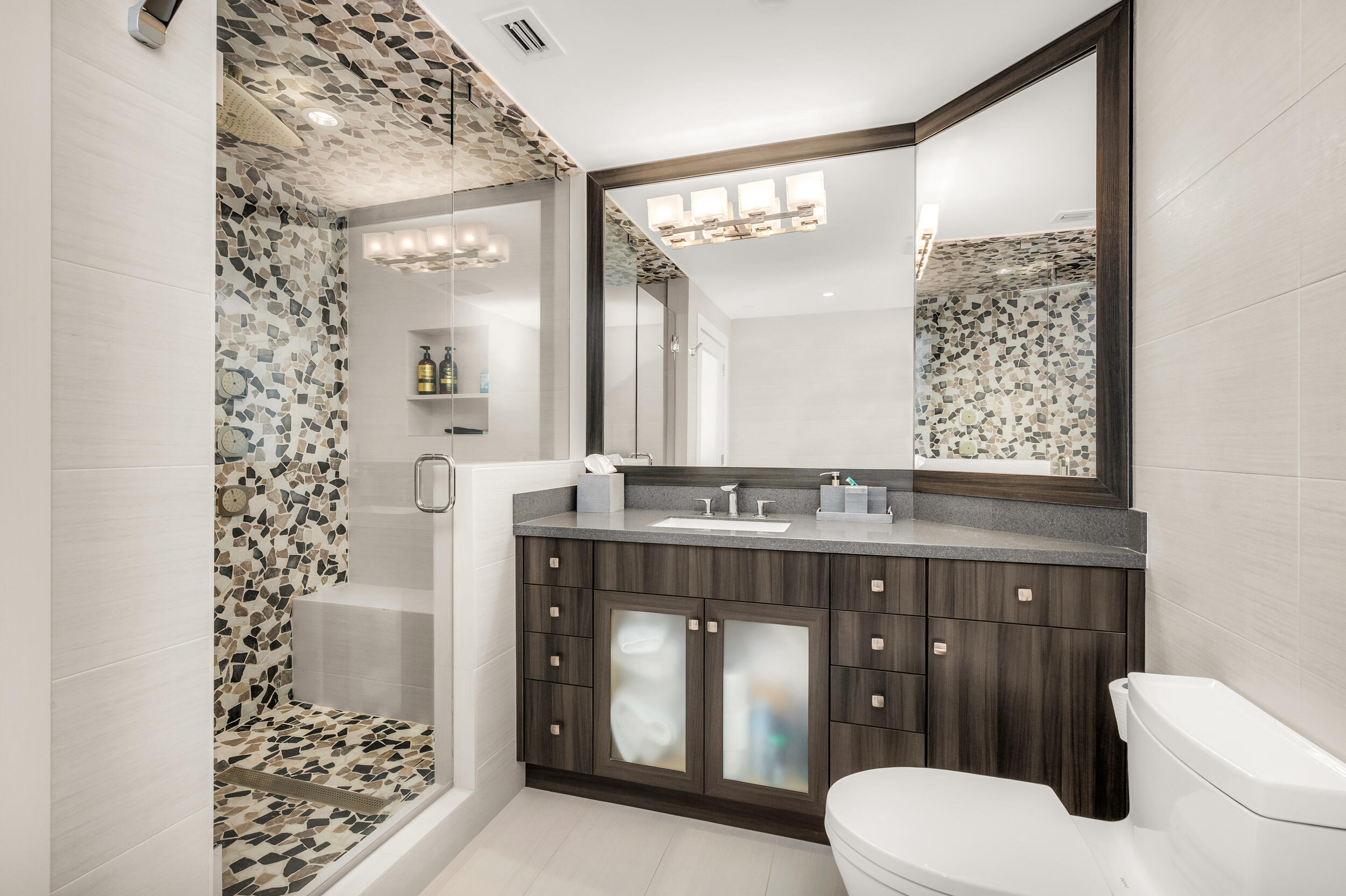 300 SE 5th Avenue 8140