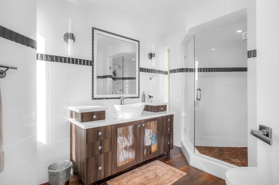 300 SE 5th Avenue 8140