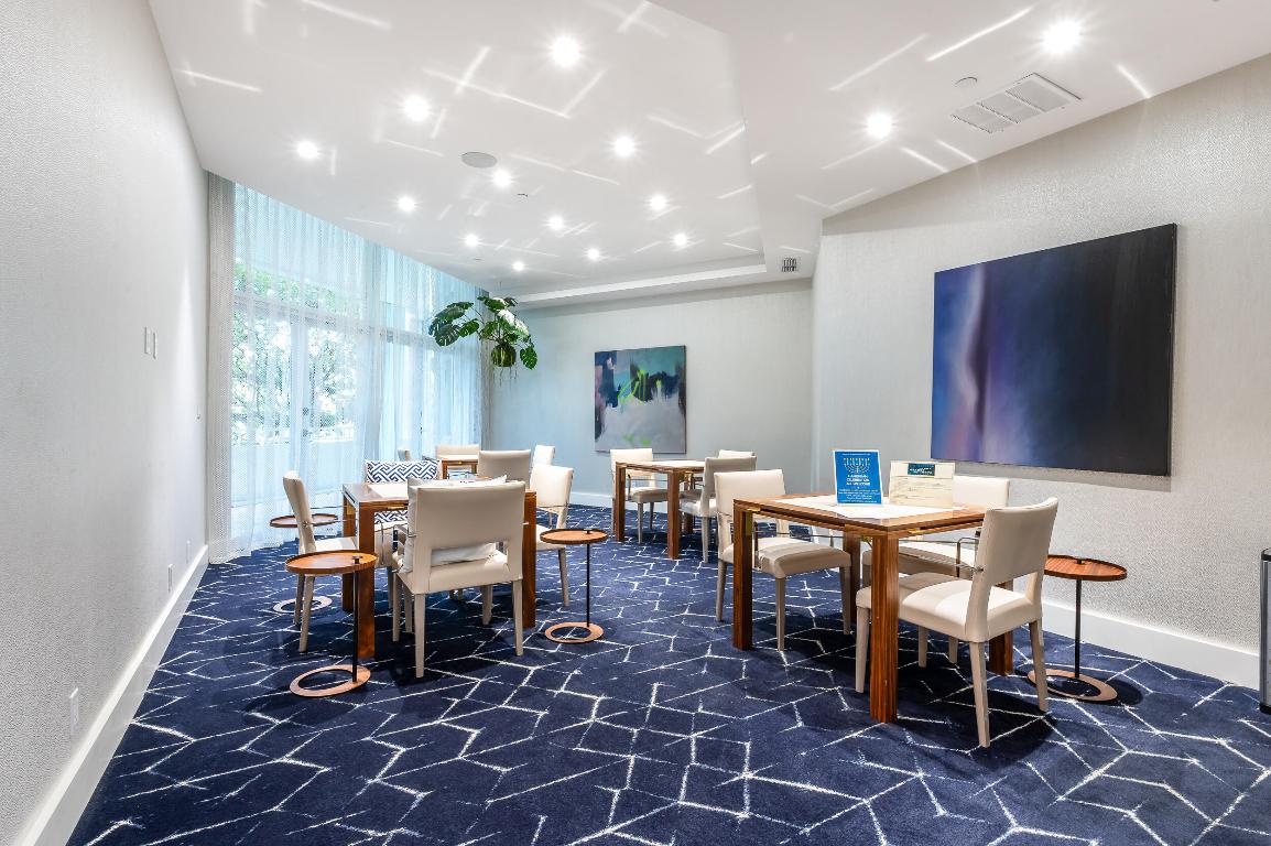 300 SE 5th Avenue 8140