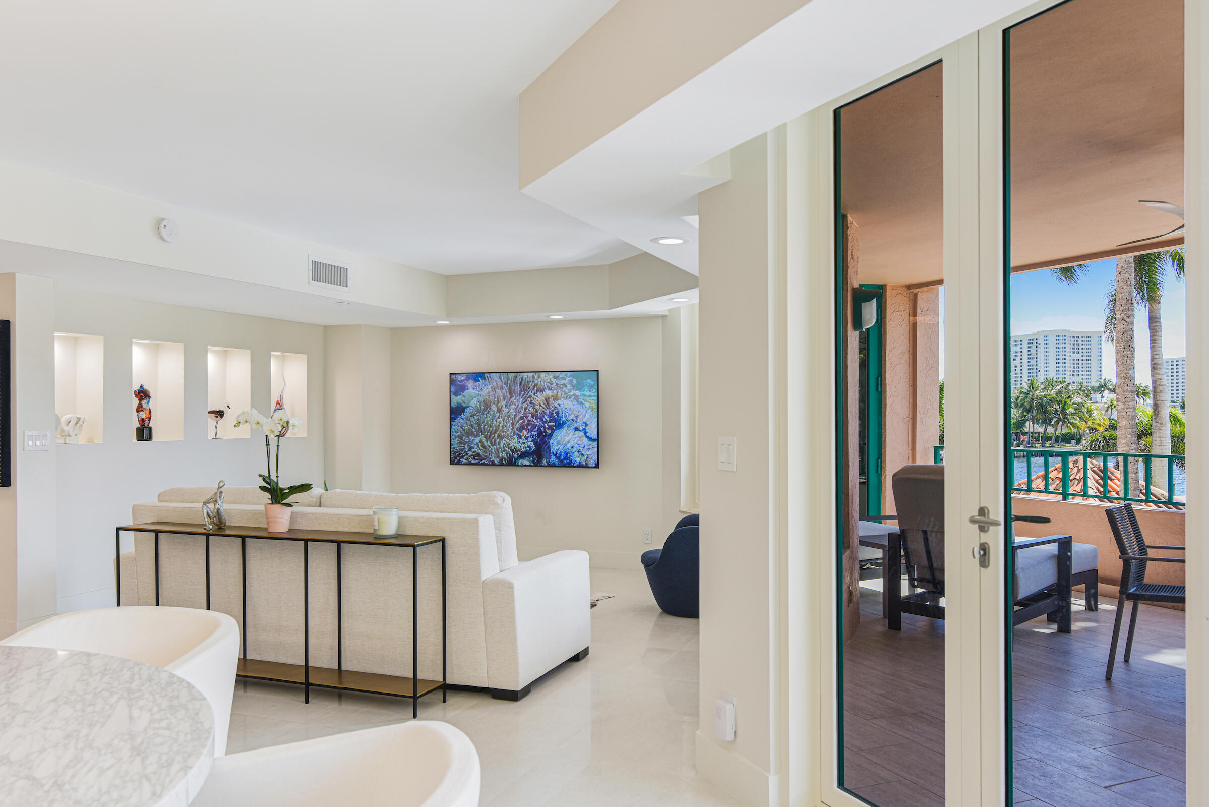 100 SE 5th Avenue 305