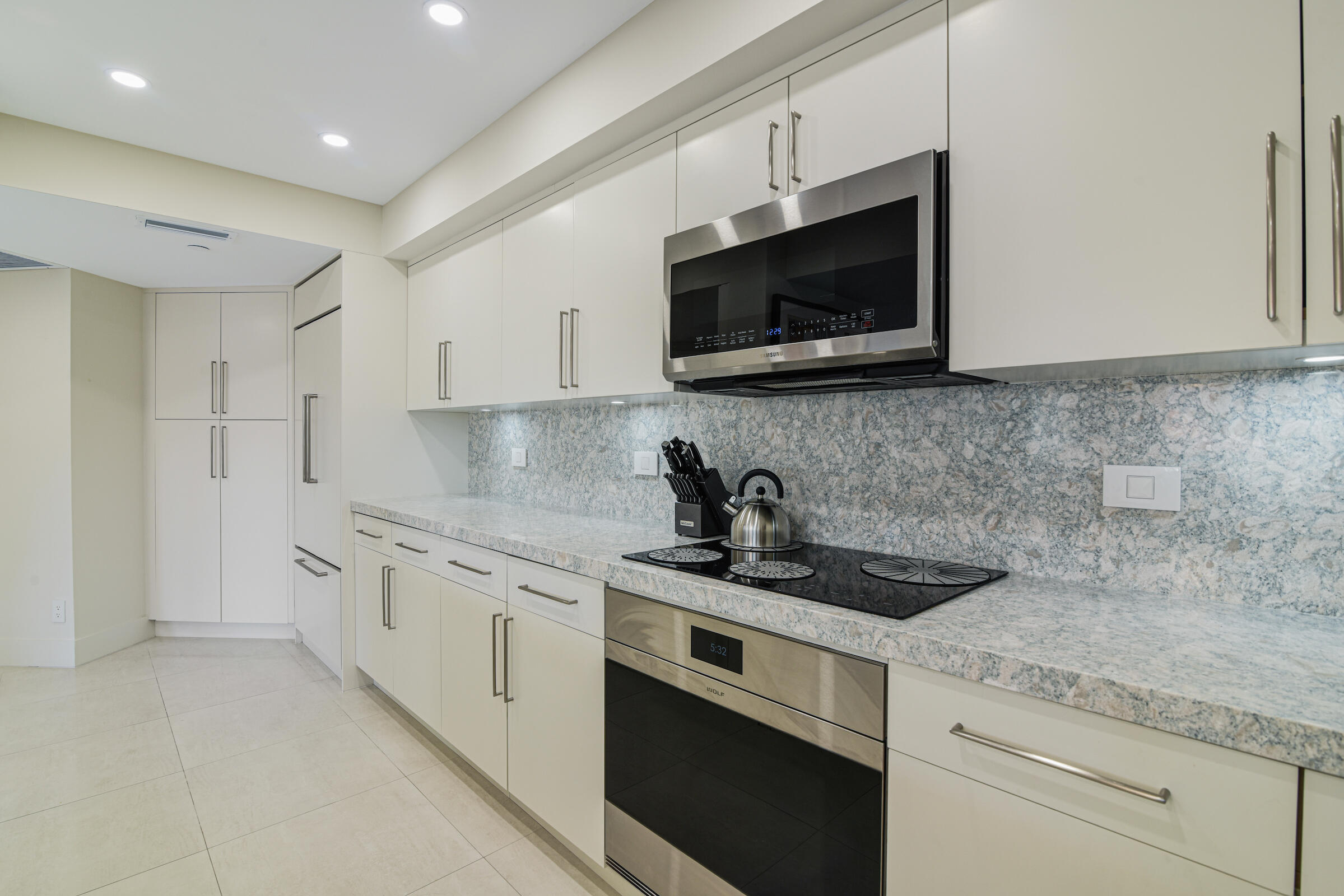 100 SE 5th Avenue 305