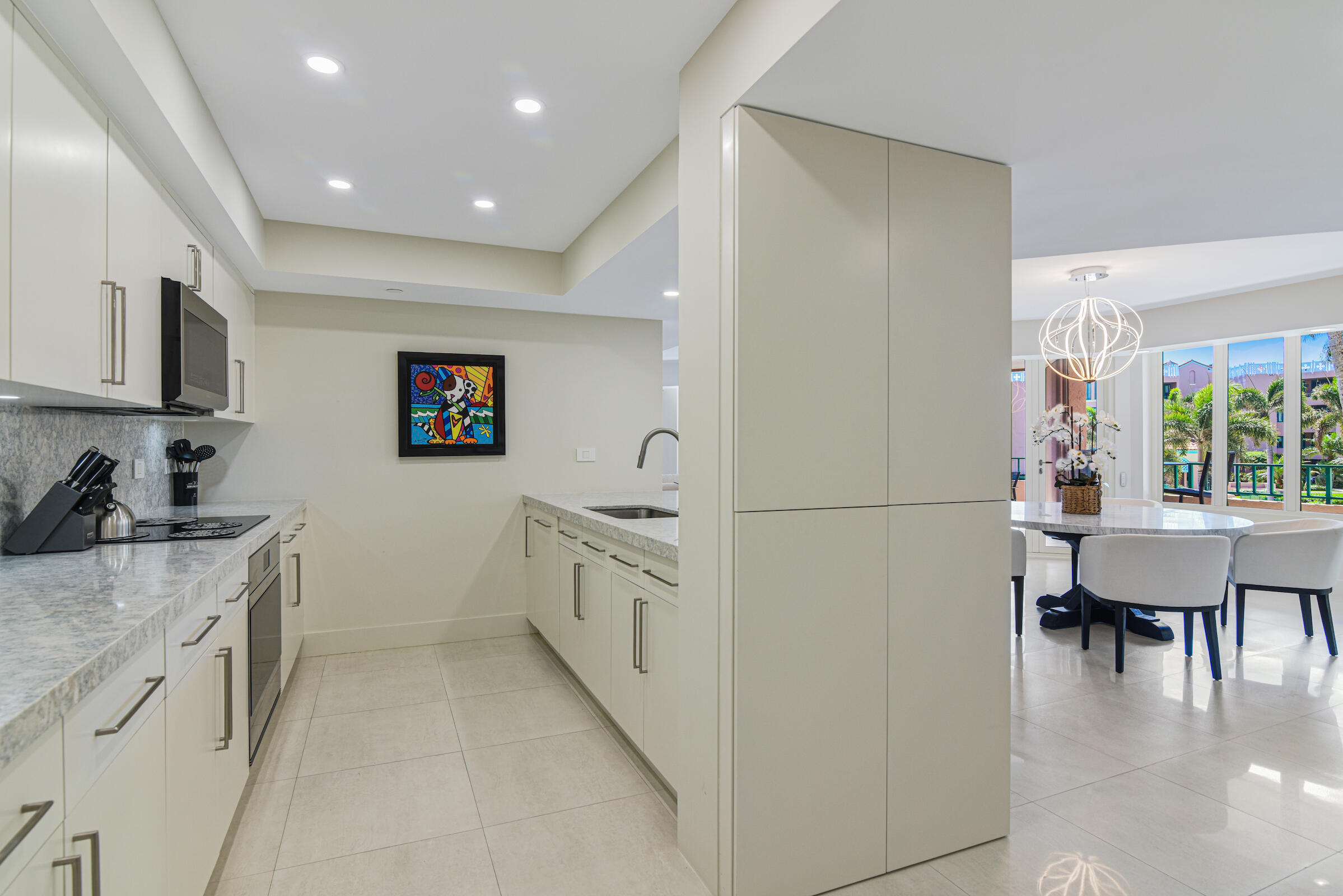 100 SE 5th Avenue 305