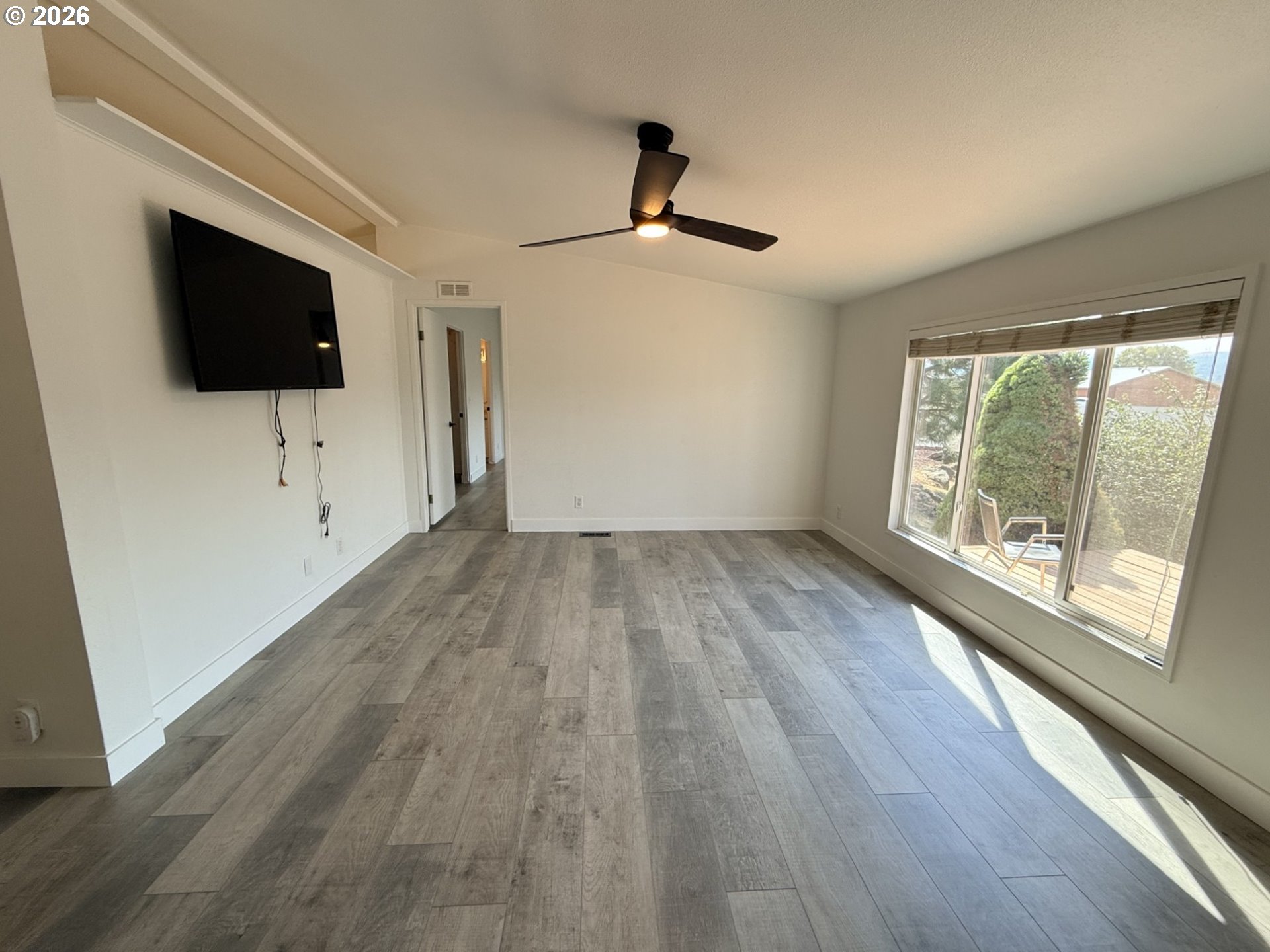 527 Sunridge AVE