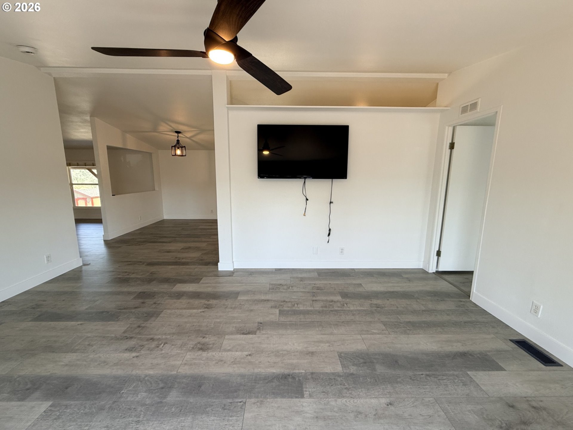 527 Sunridge AVE