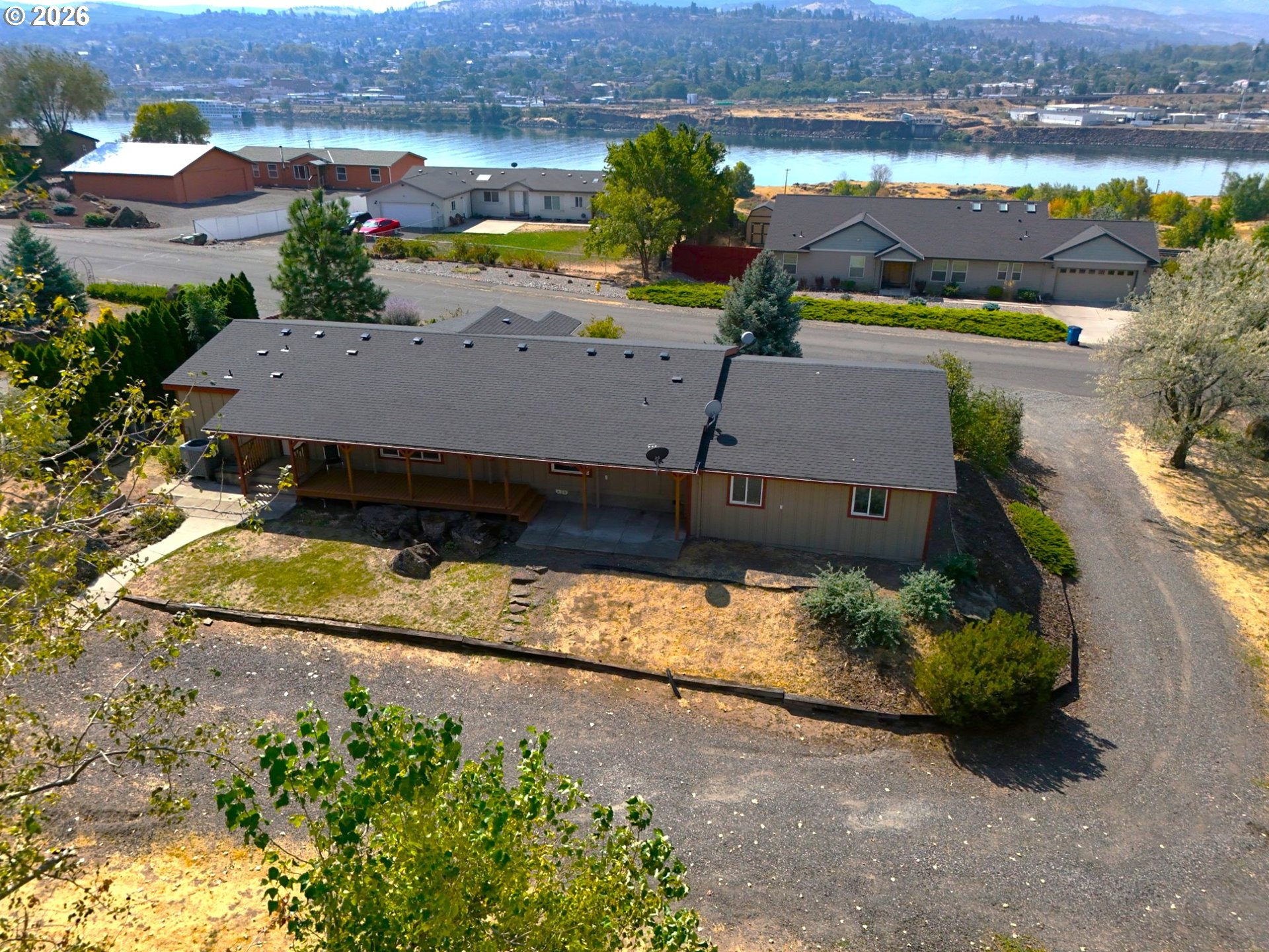 527 Sunridge AVE