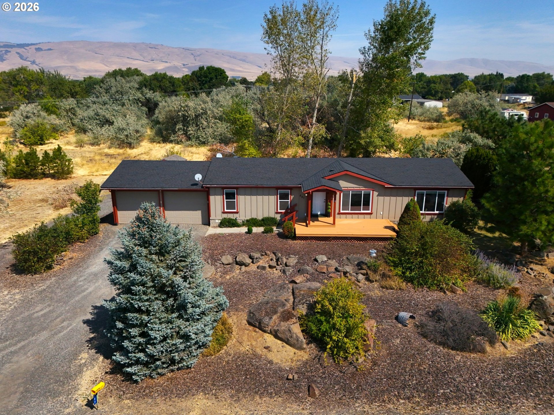 527 Sunridge AVE