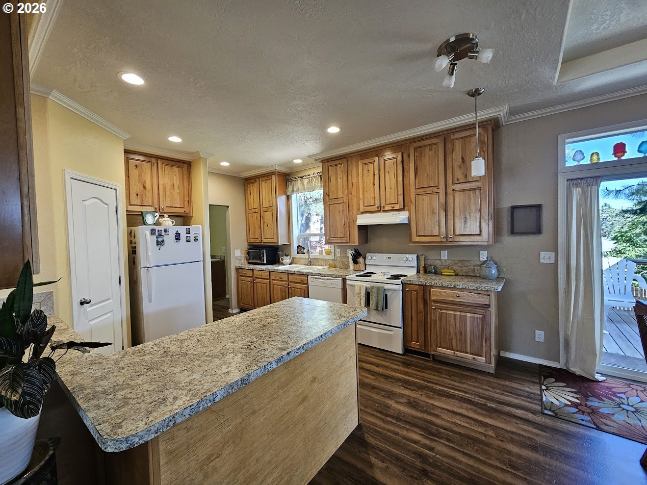 720 Whitney CT