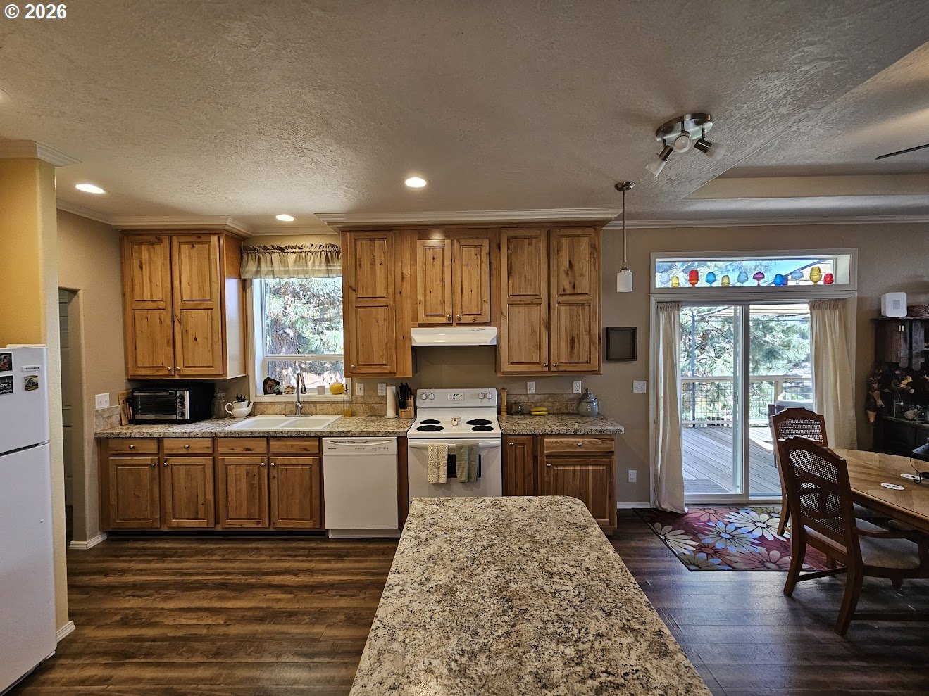 720 Whitney CT