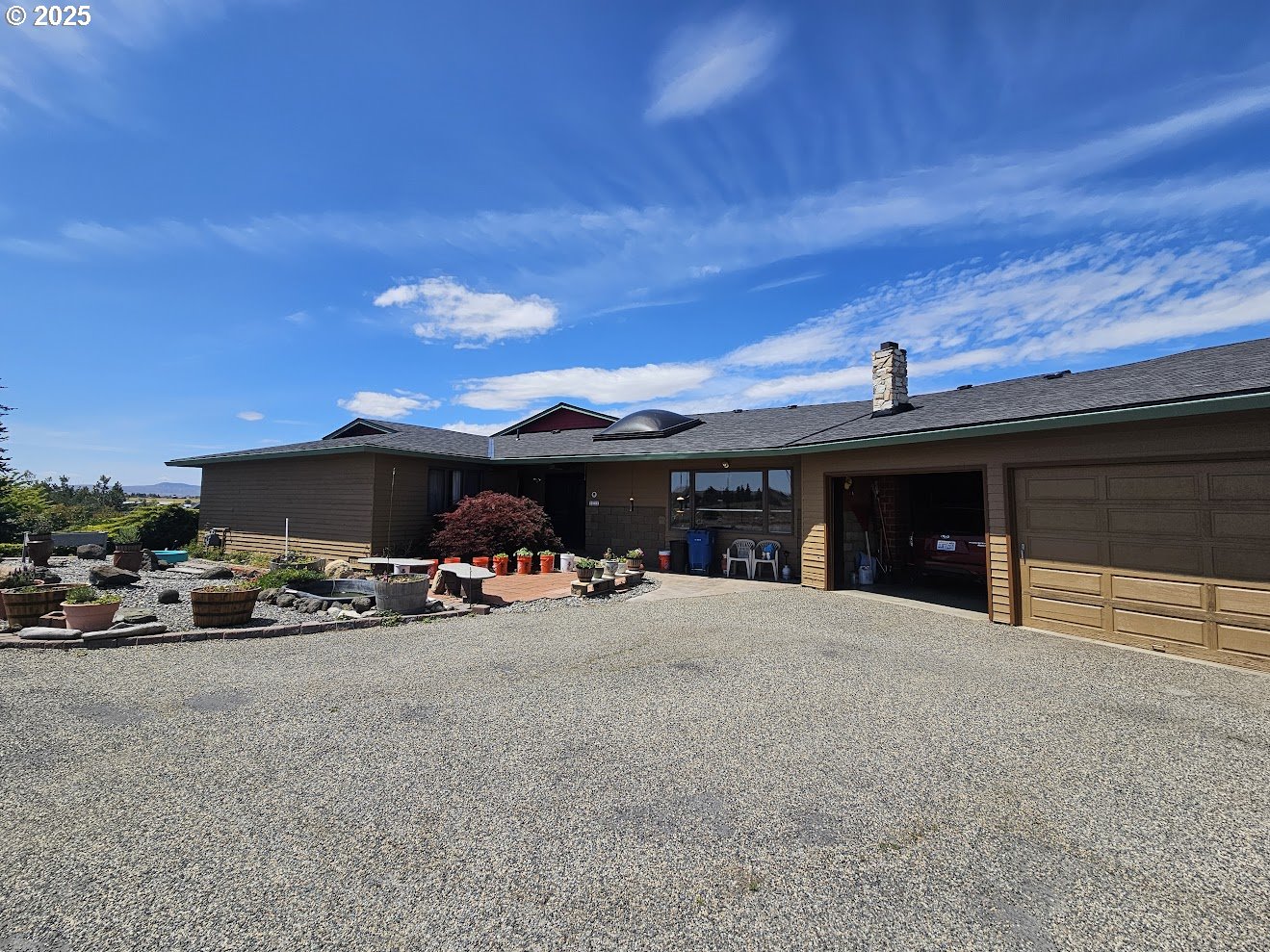 1014 ROE DR