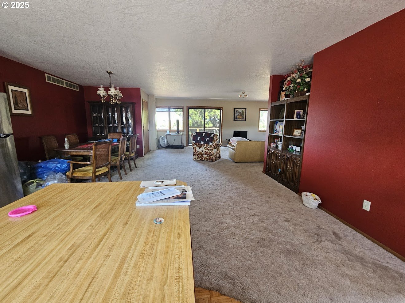 1014 ROE DR
